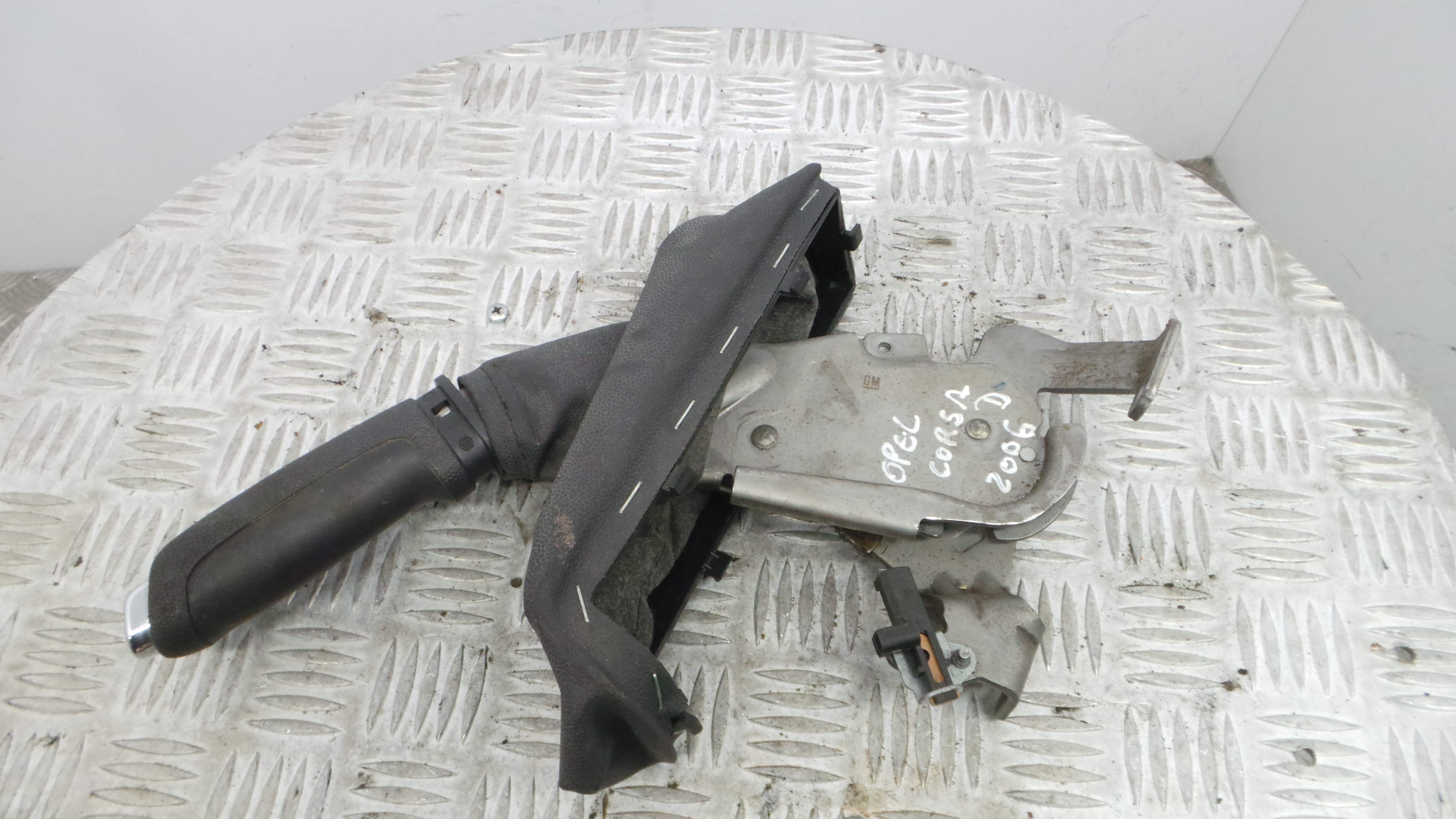 Travão de Mão  13255754 - OPEL CORSA D (S07)-33630964