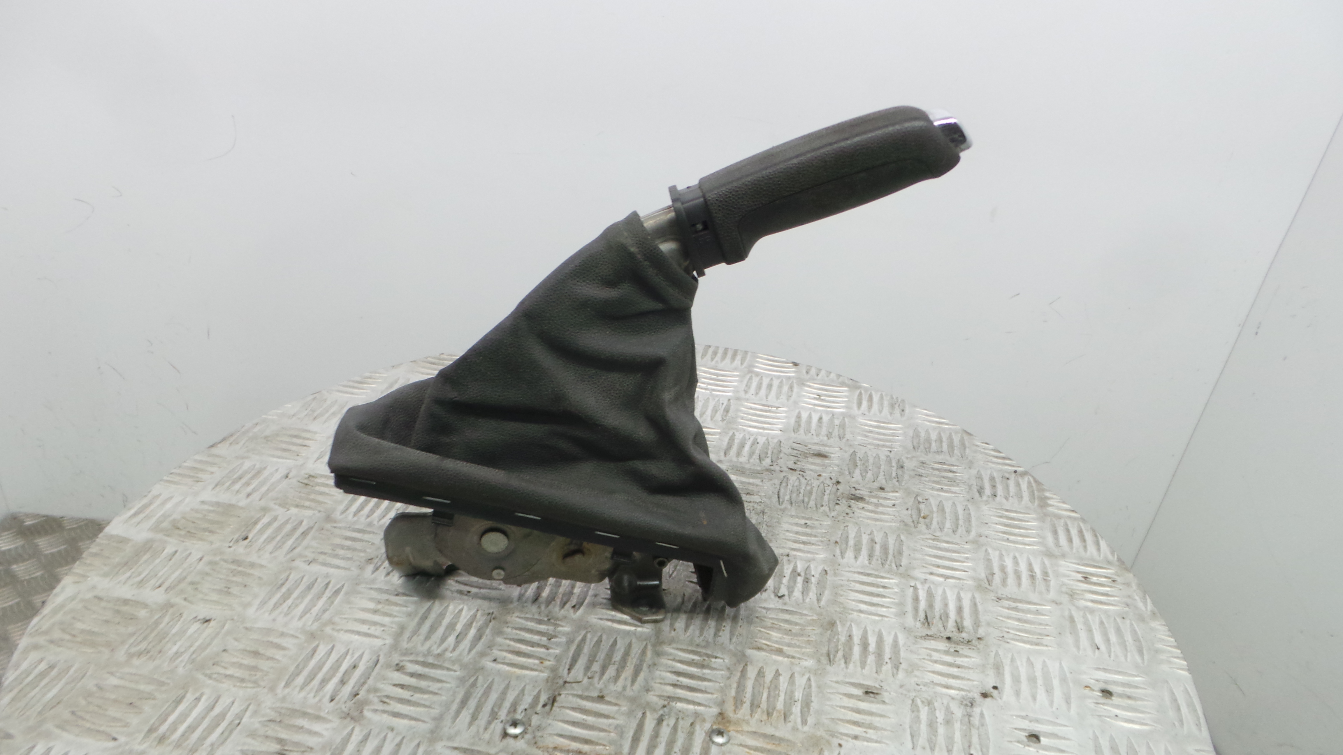 Travão de Mão  13255754 - OPEL CORSA D (S07)-33630964