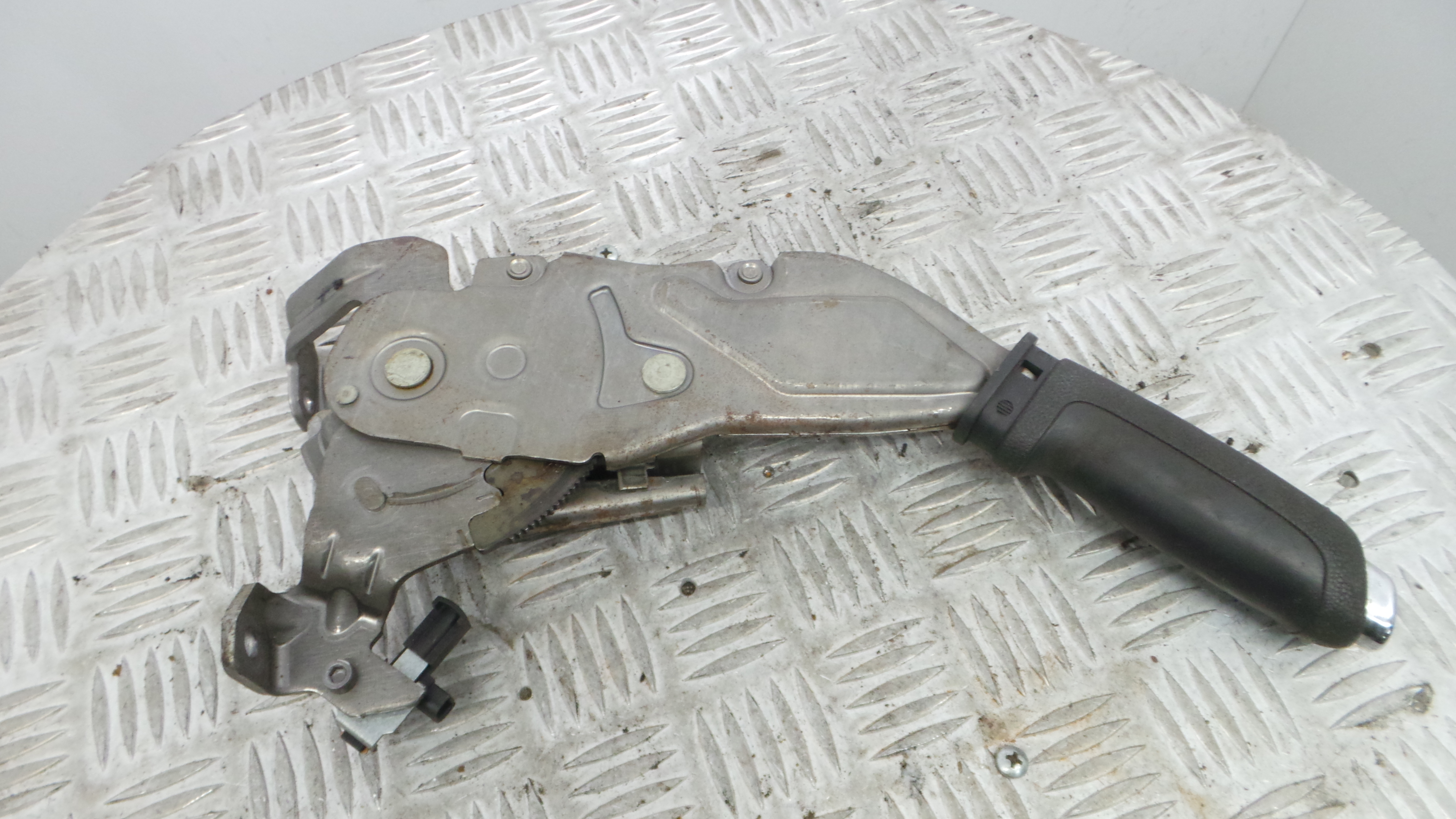 Travão de Mão 13207591 - OPEL CORSA D (S07)-33630967