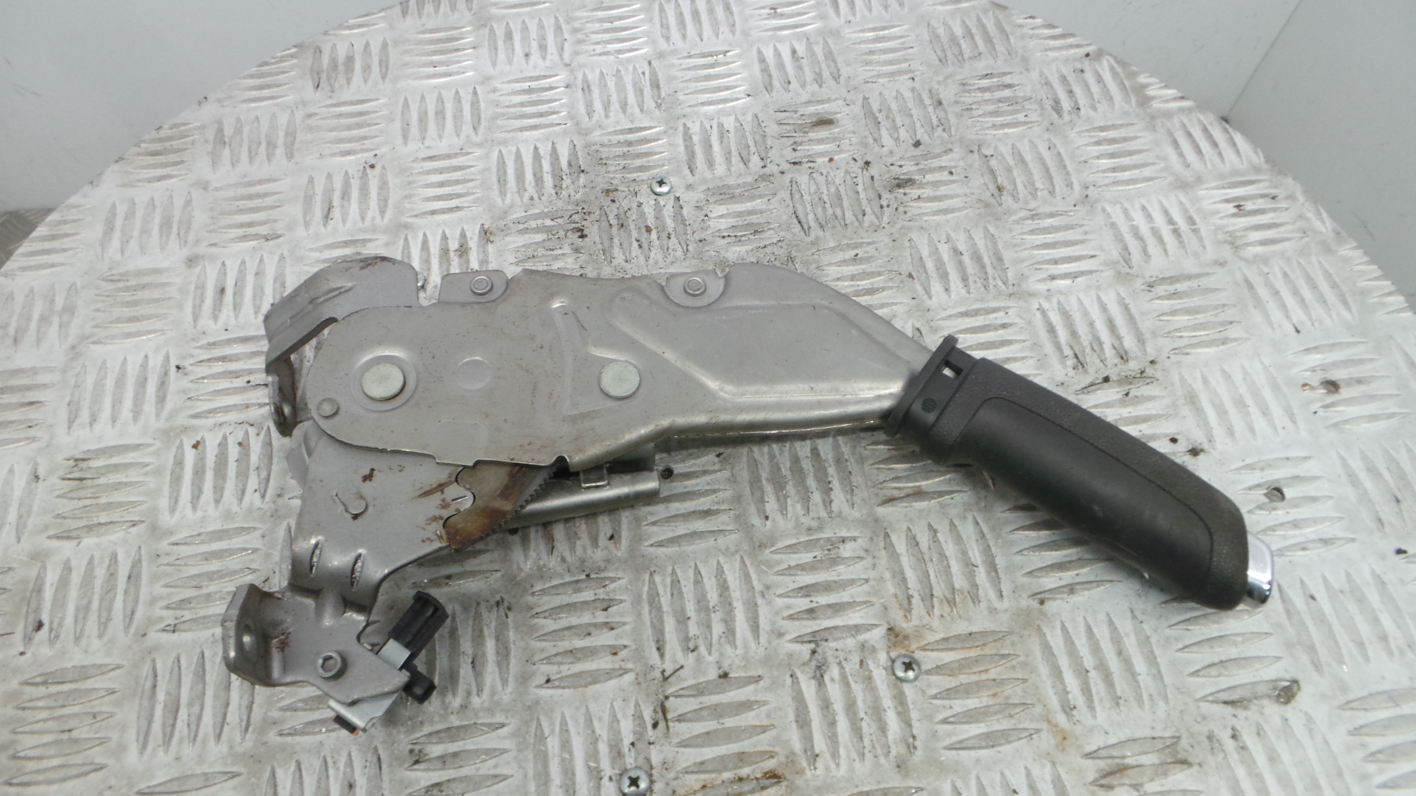 Travão de Mão  13255754 - OPEL CORSA D (S07)-33630970