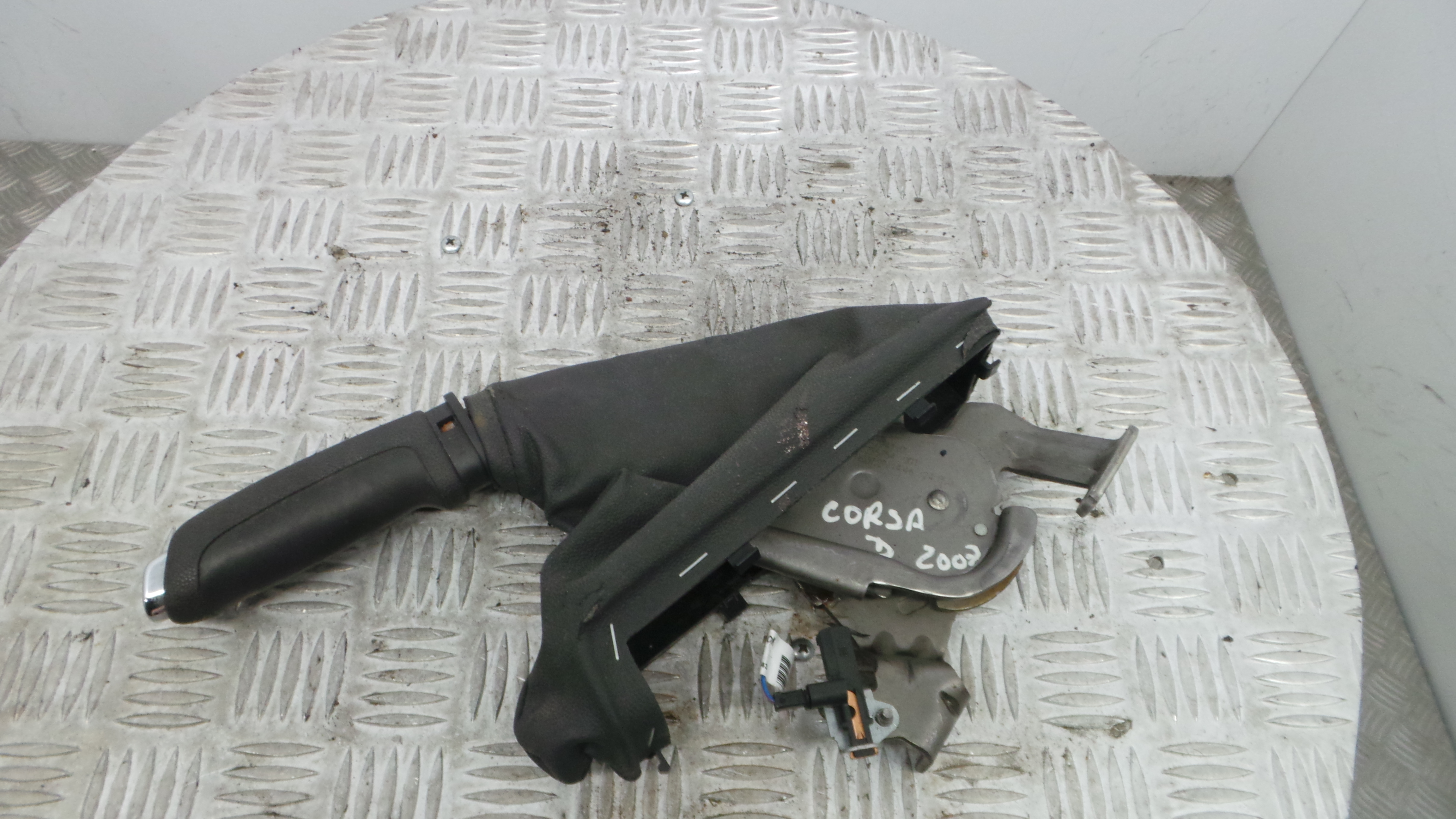 Travão de Mão  13255754 - OPEL CORSA D (S07)-33630979