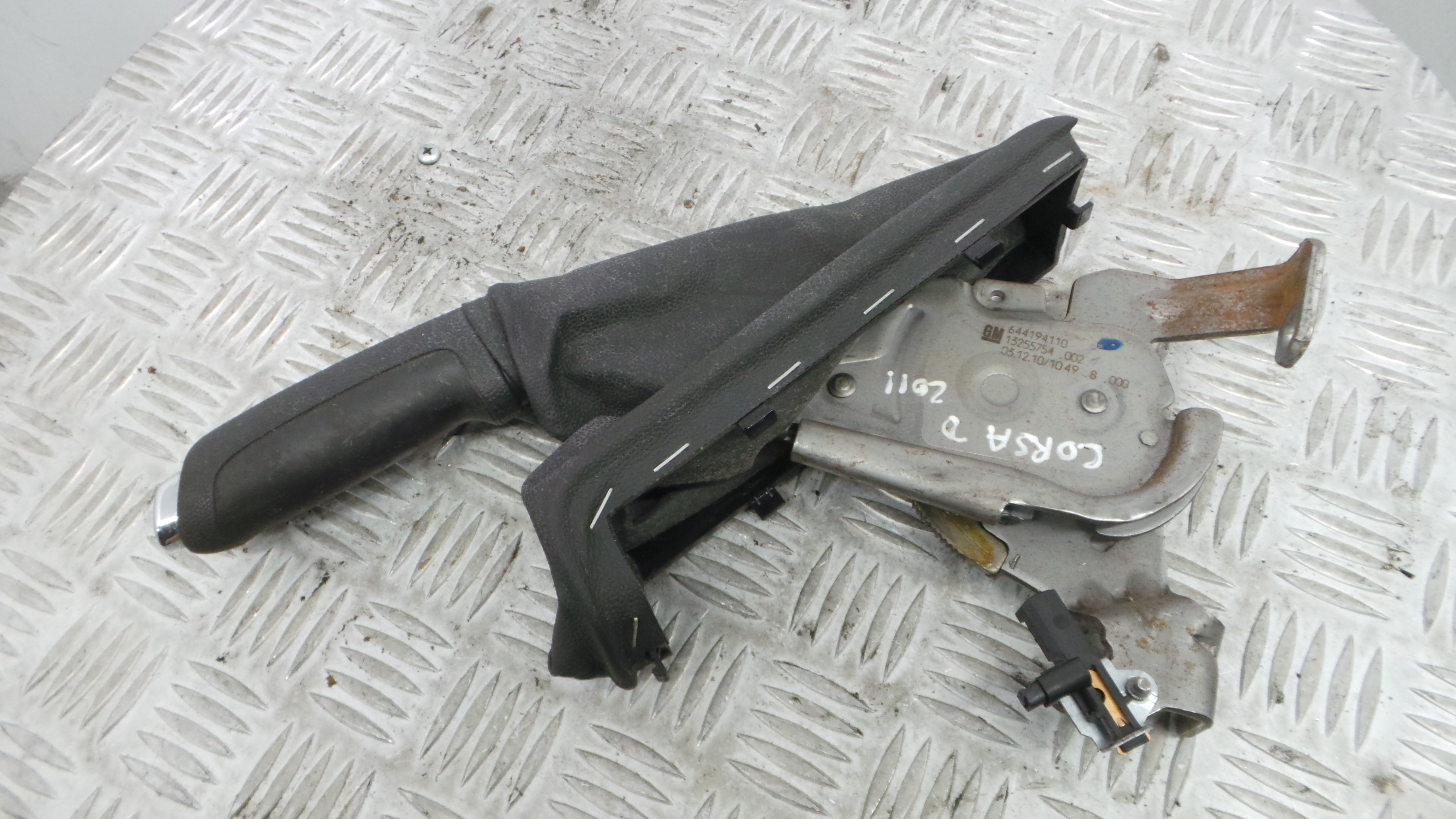 Travão de Mão  13255754 - OPEL CORSA D (S07)-33630993