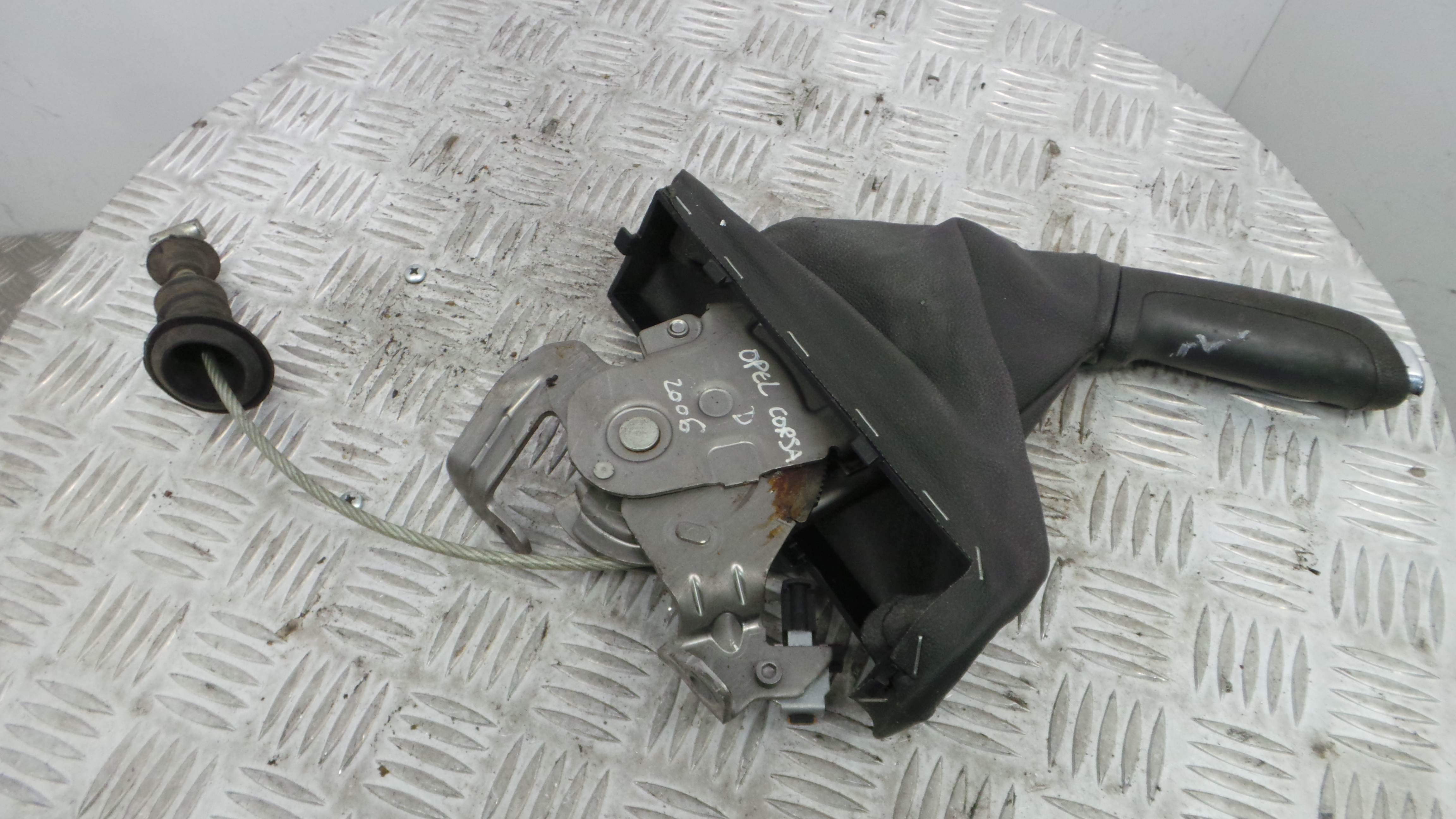 Travão de Mão  13207591 - OPEL CORSA D (S07)-33630996