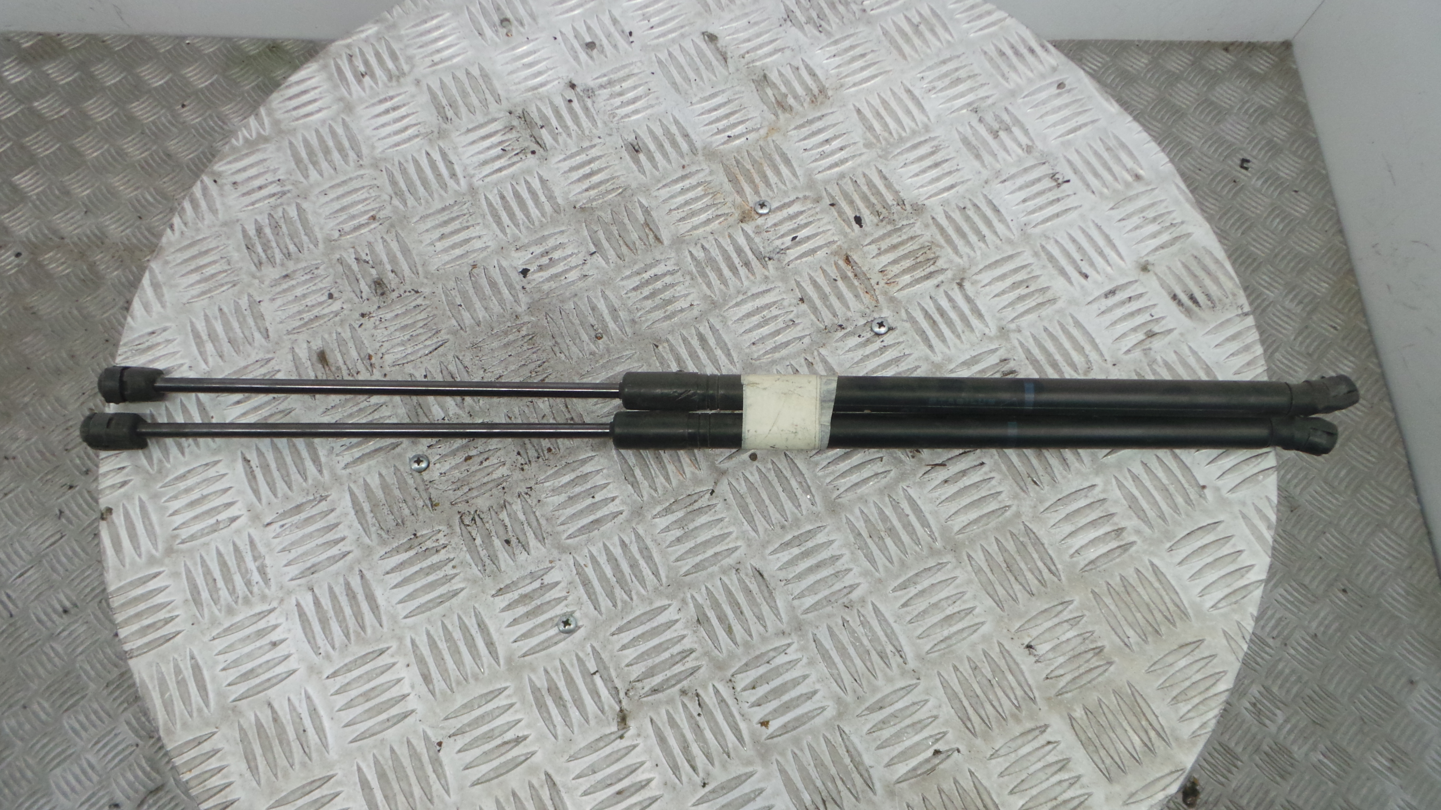 Amortecedor da Mala 13182309 - OPEL CORSA D (S07)-33631027