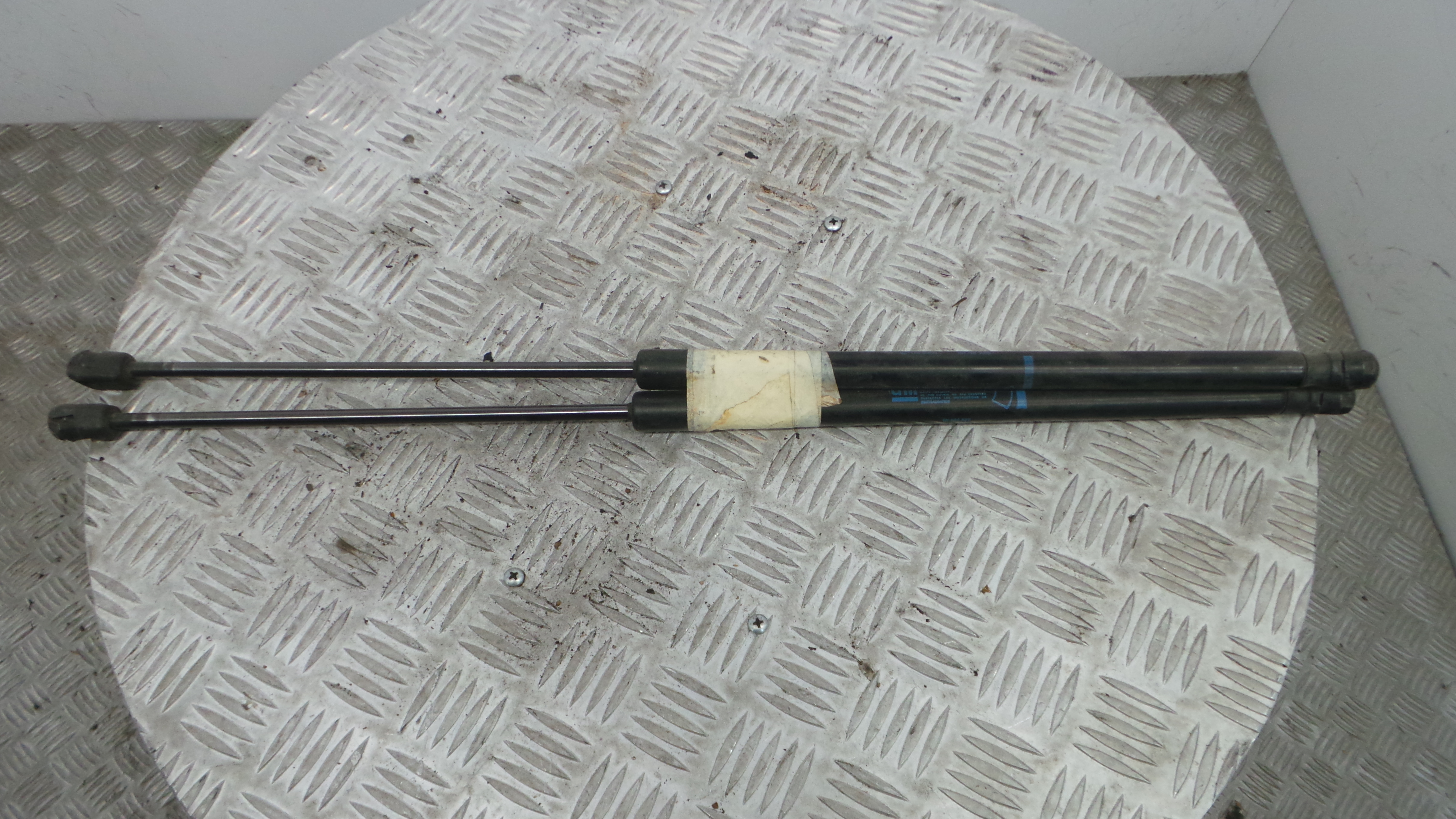 Amortecedor da Mala 13182537 - OPEL CORSA D (S07)-33631036