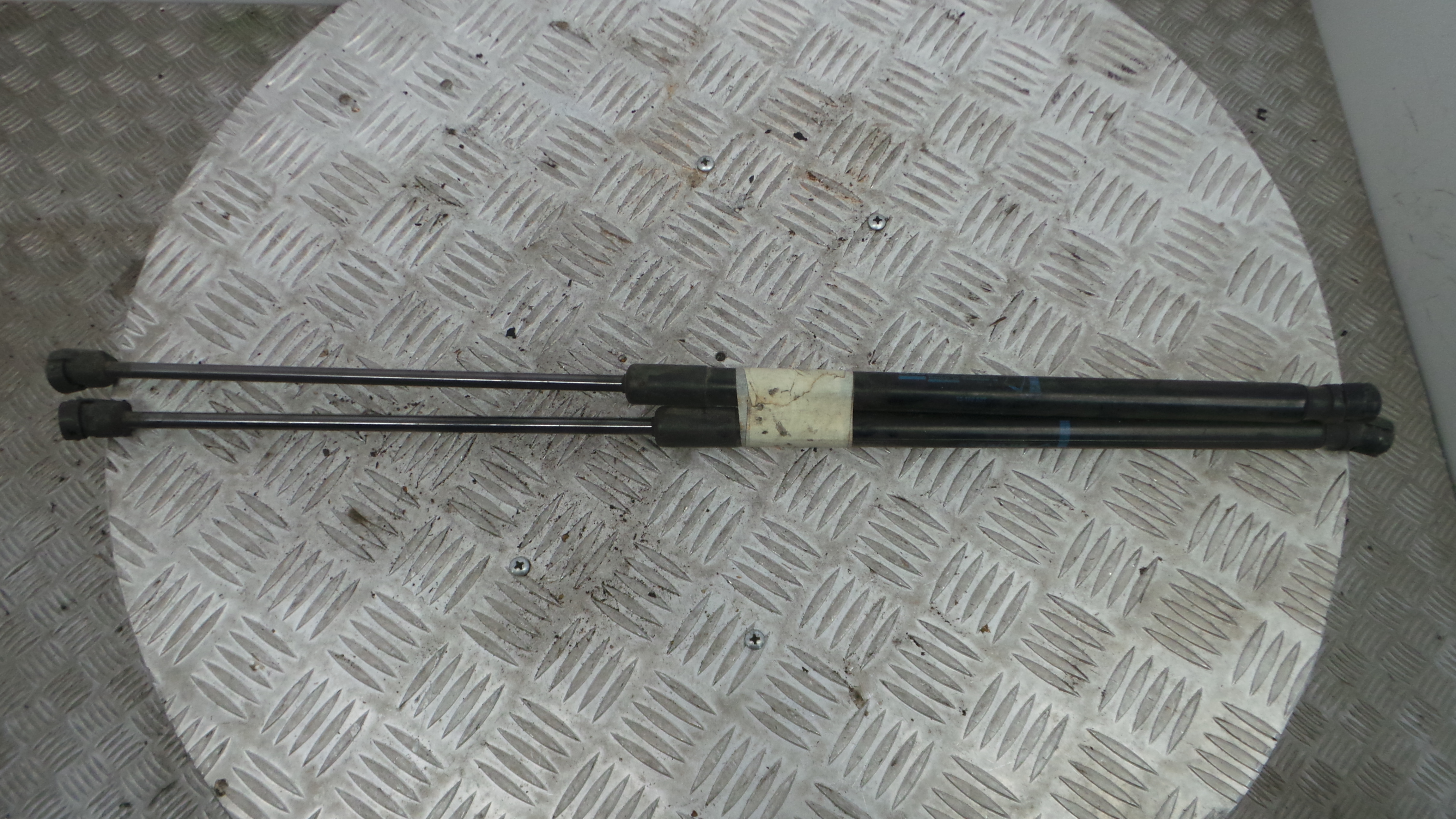 Amortecedor da Mala 13182537 - OPEL CORSA D (S07)-33631040