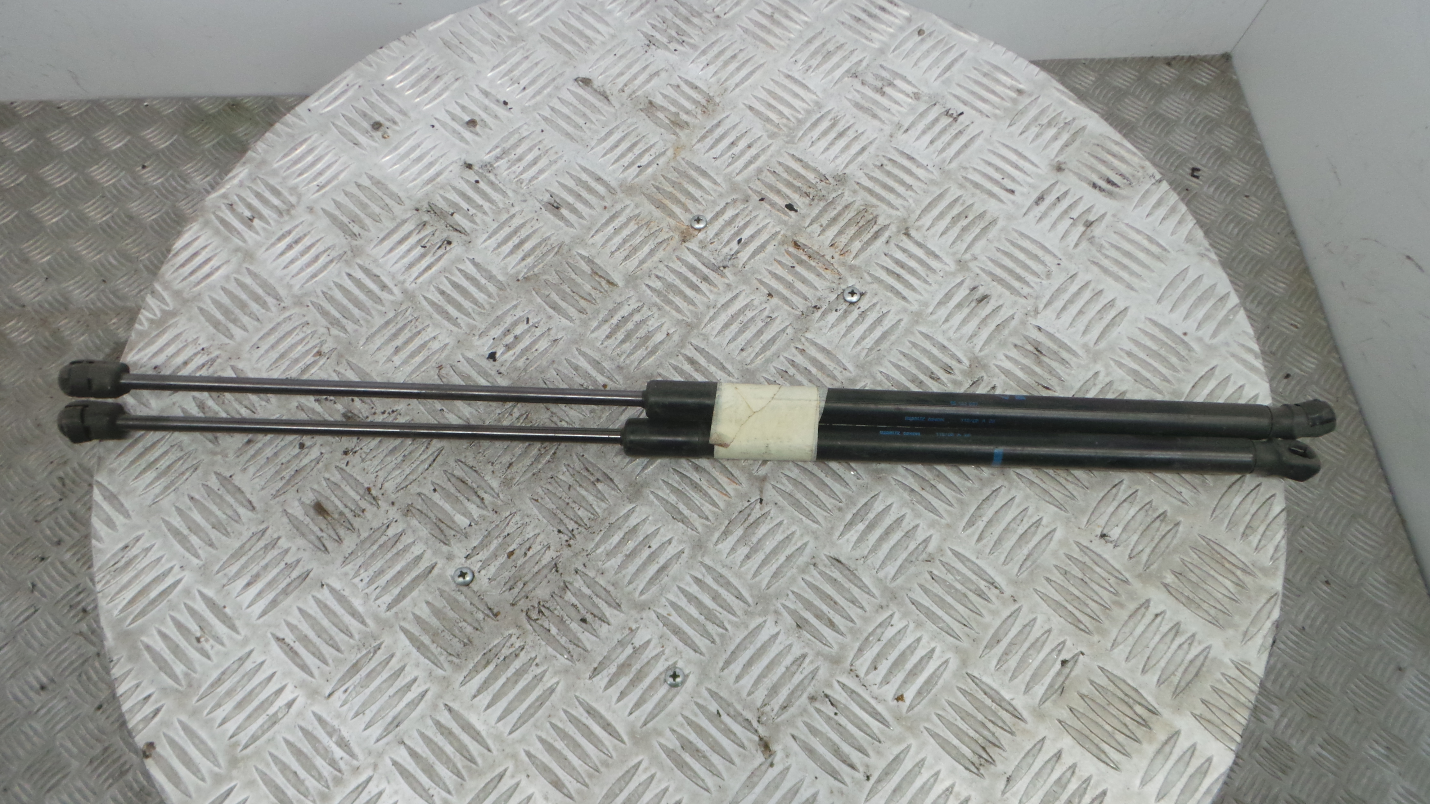 Amortecedor da Mala 13182537 - OPEL CORSA D (S07)-33631043