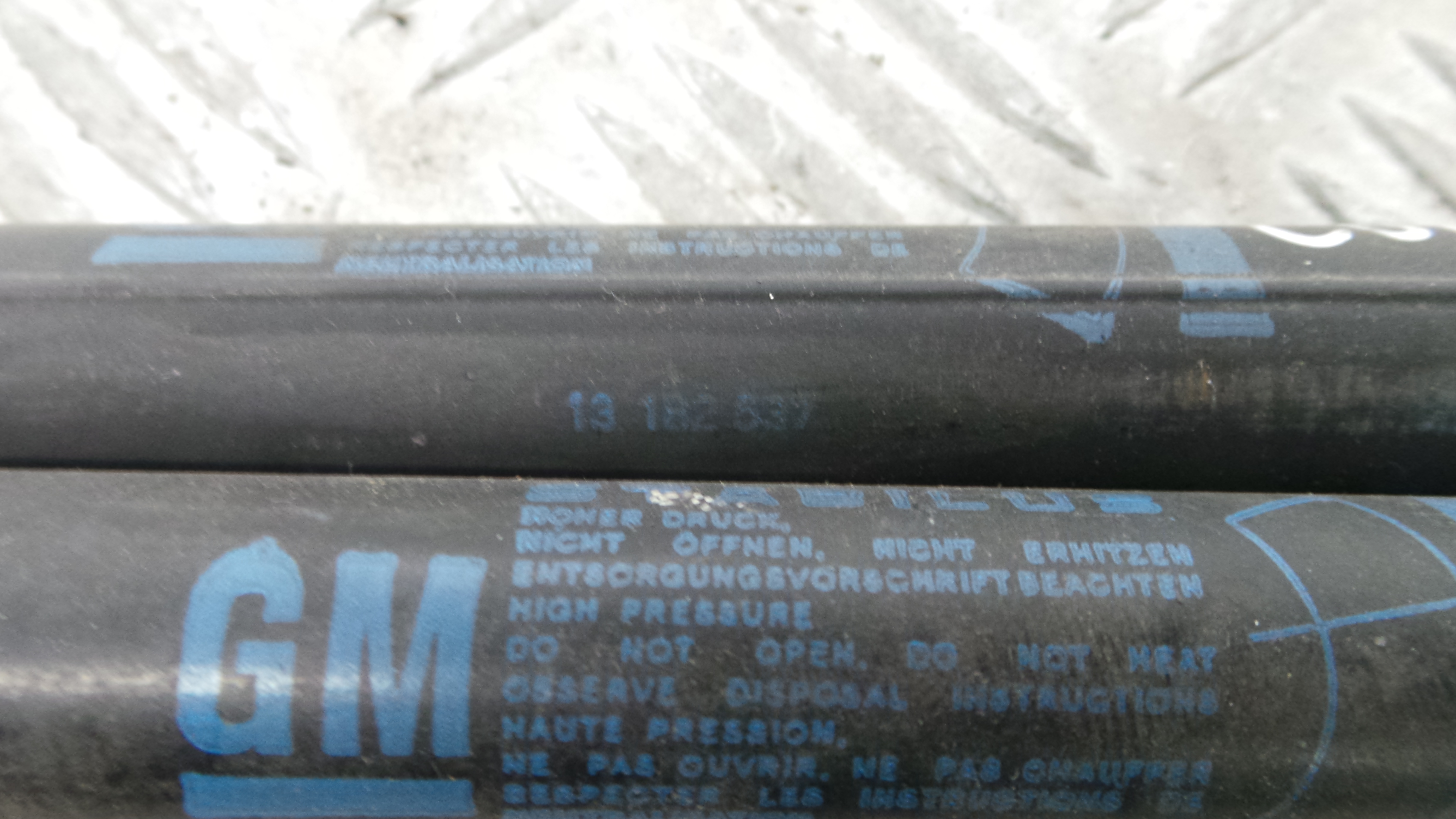 Amortecedor da Mala 13182537 - OPEL CORSA D (S07)-33631043