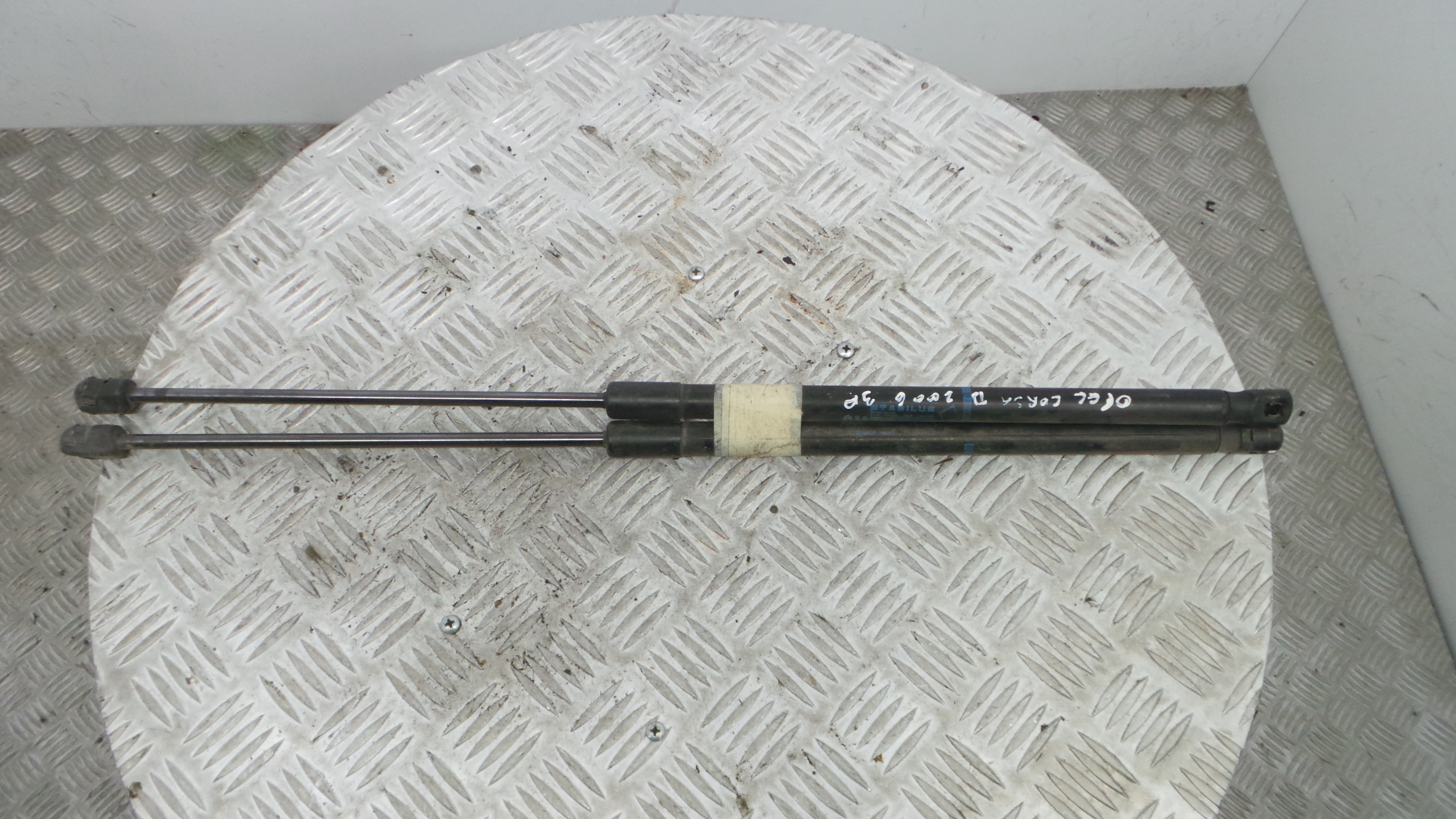 Amortecedor da Mala 13182537 - OPEL CORSA D (S07)-33631047
