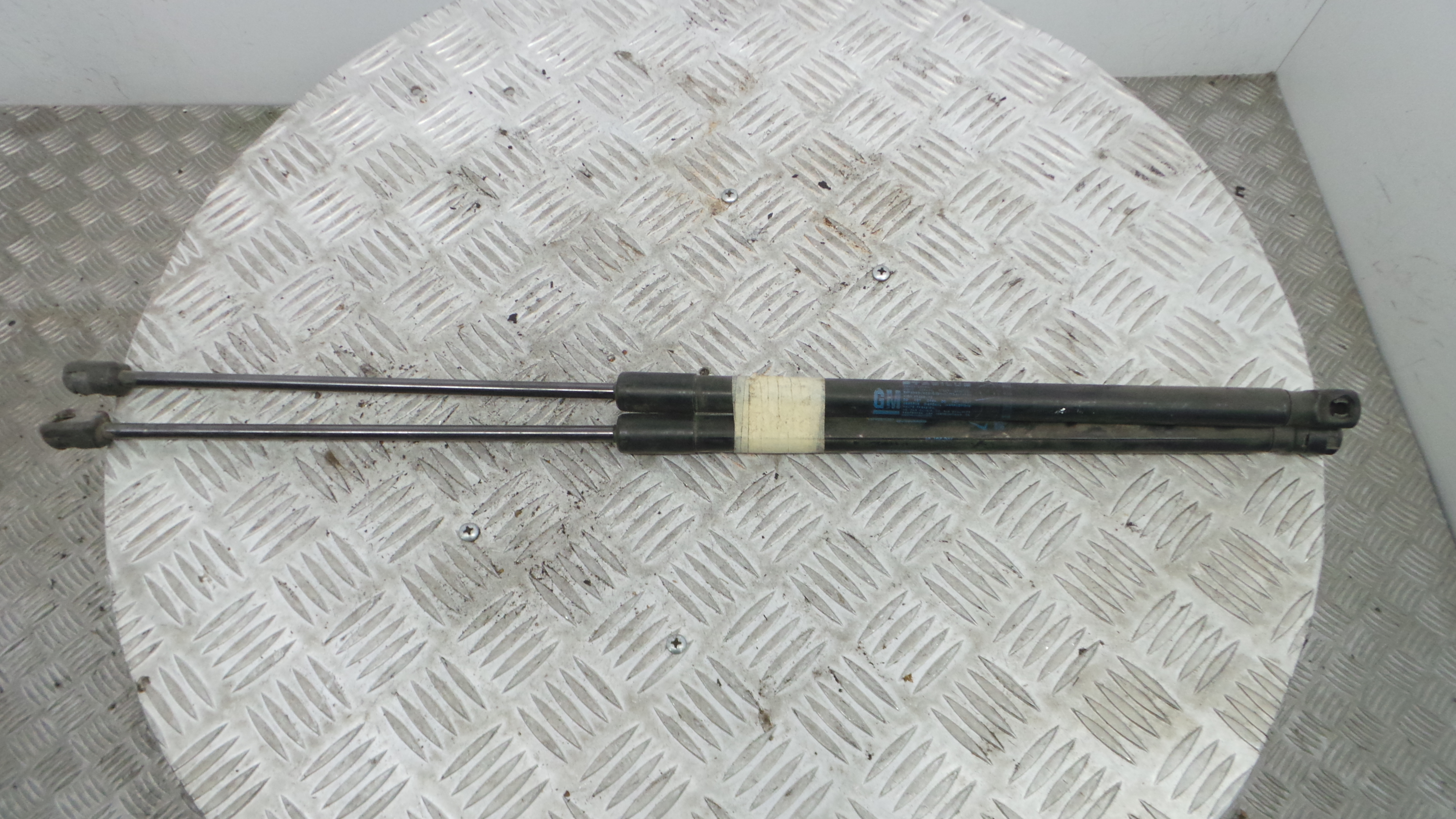 Amortecedor da Mala 13182537 - OPEL CORSA D (S07)-33631047