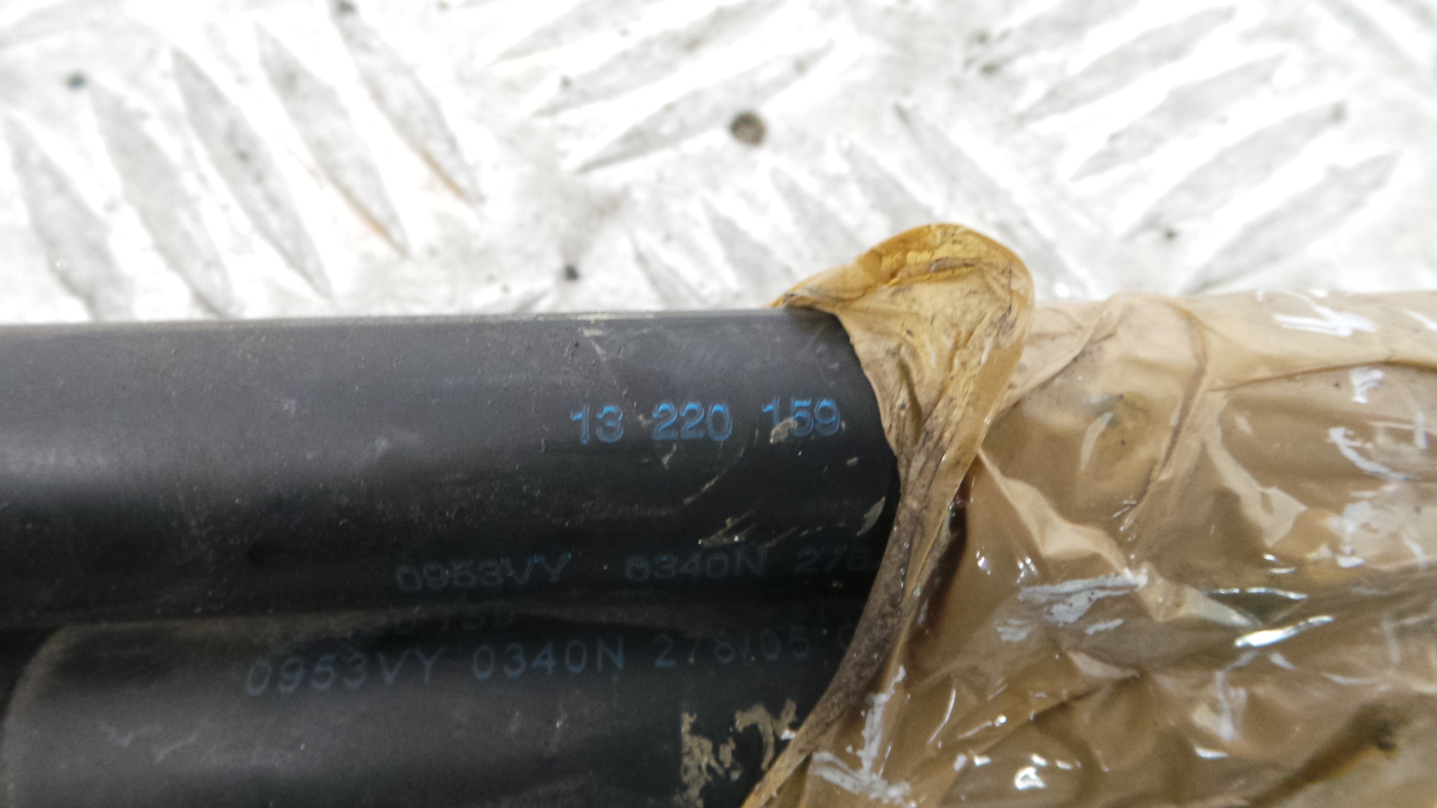 Amortecedor da Mala 13220159 - OPEL ASTRA H GTC (A04)-33631068