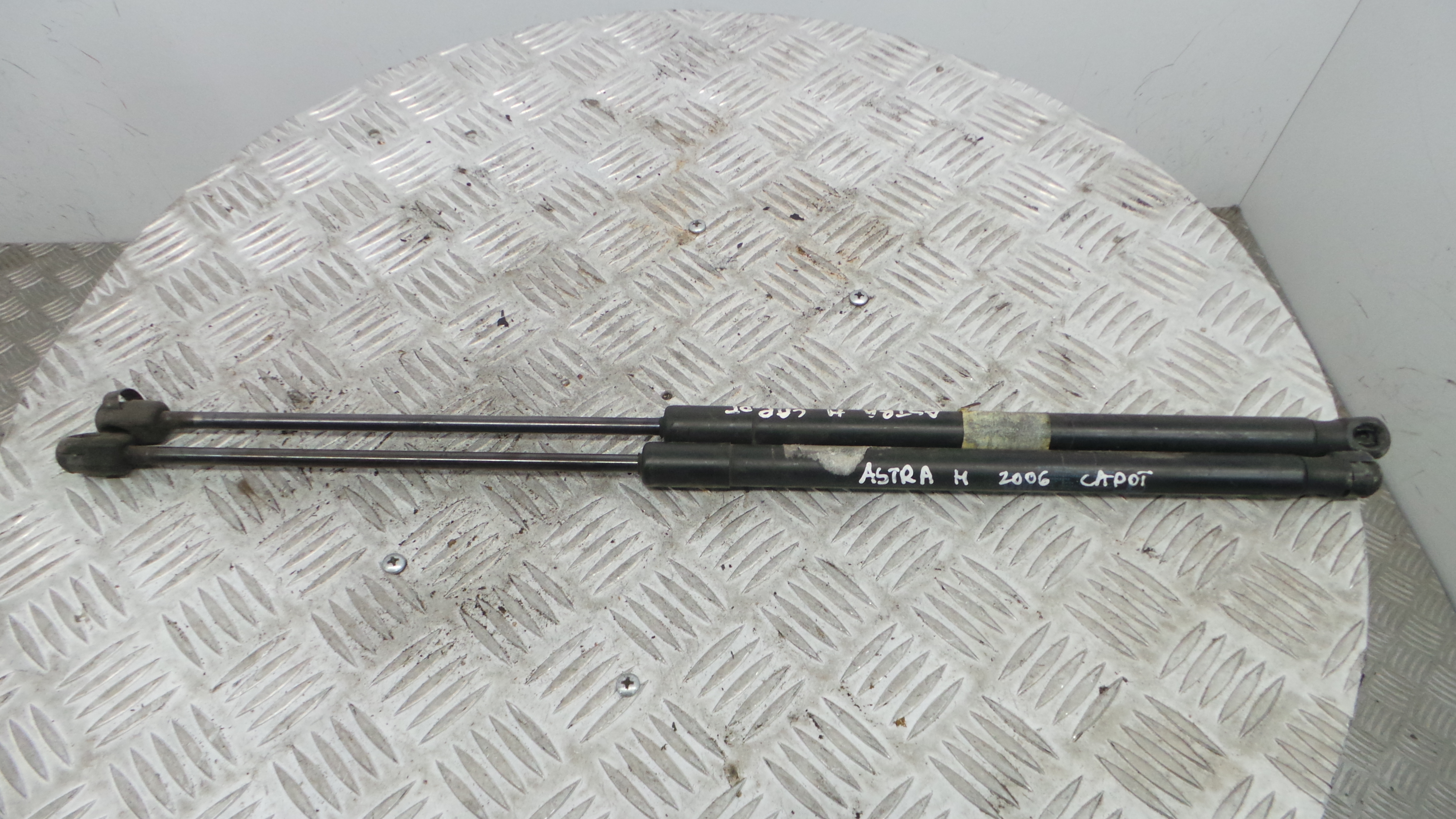 Amortecedor do Capot 24465295 - OPEL ASTRA H (A04)-33631072 Amortecedor do Capot 24465295 - OPEL ASTRA H (A04)-33631072