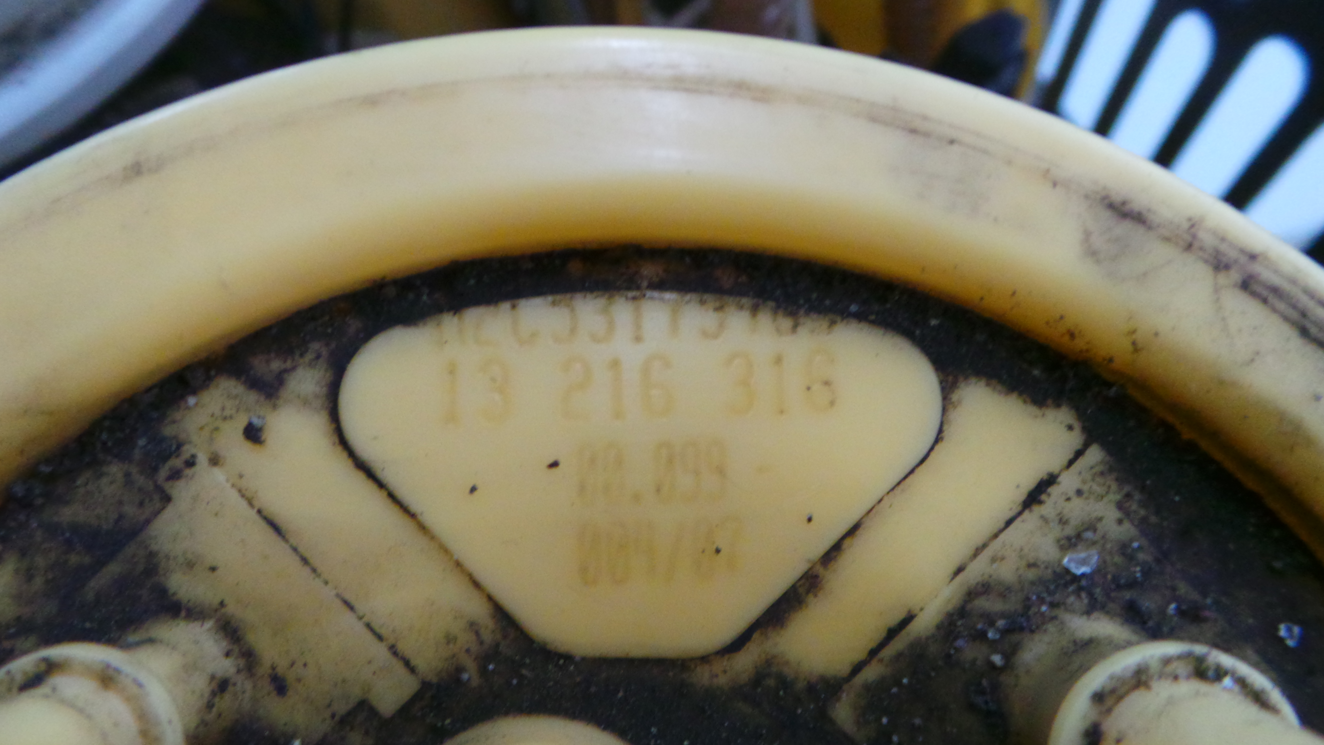 Boia do Combustível 13216316 - OPEL CORSA D (S07)-33631167