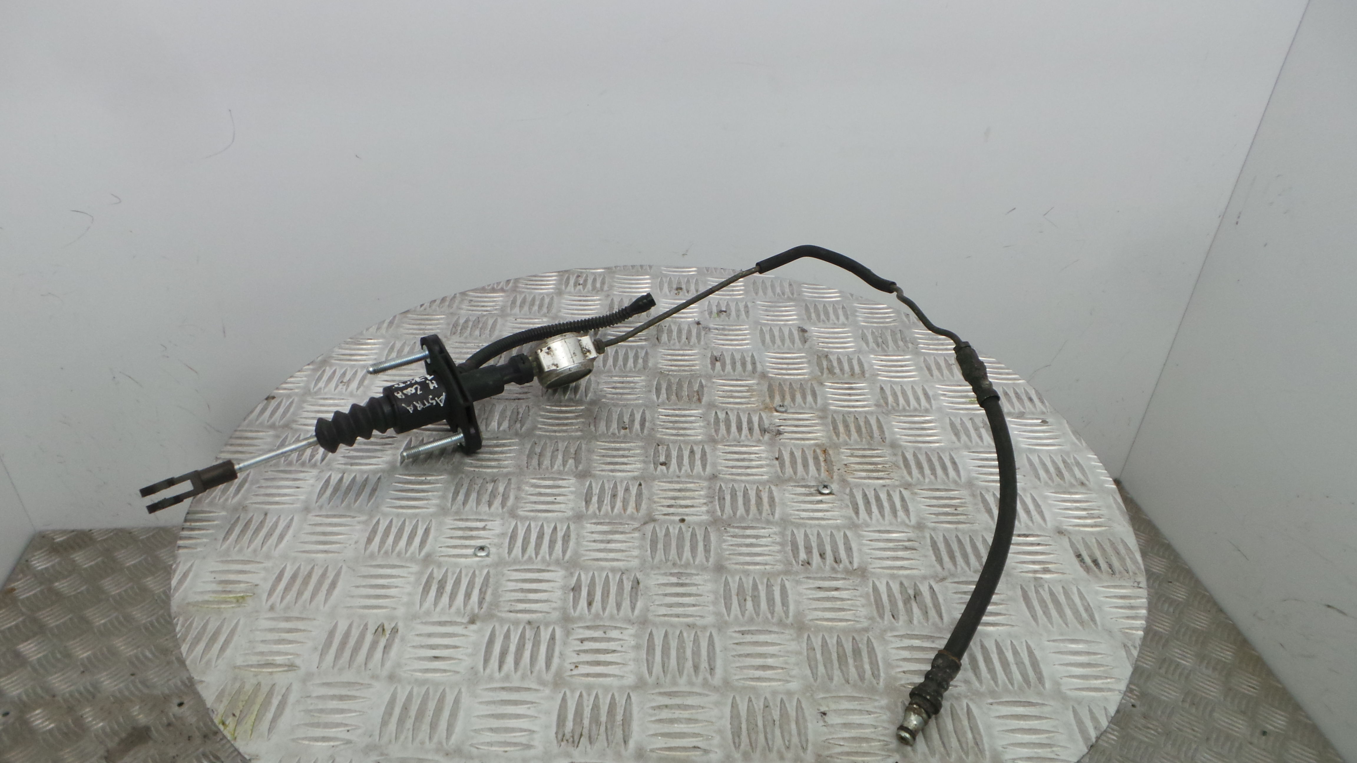 Bomba Principal da Embraiagem  90523769 - OPEL ASTRA H (A04)-33632443 Bomba Principal da Embraiagem  90523769 - OPEL ASTRA H (A04)-33632443