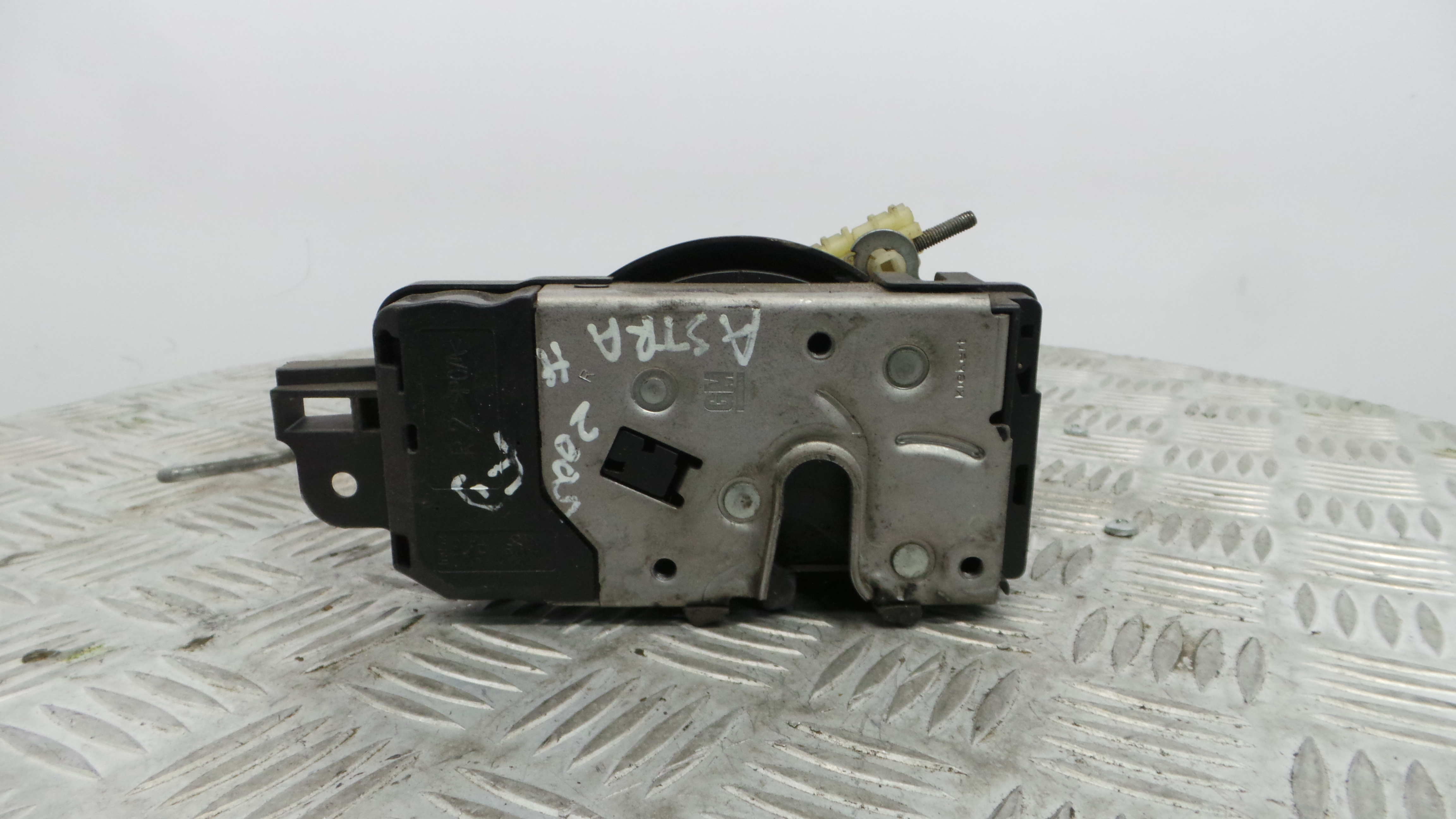 Fecho da Porta Frente Dto 13210749 - OPEL ASTRA H (A04)-33632656