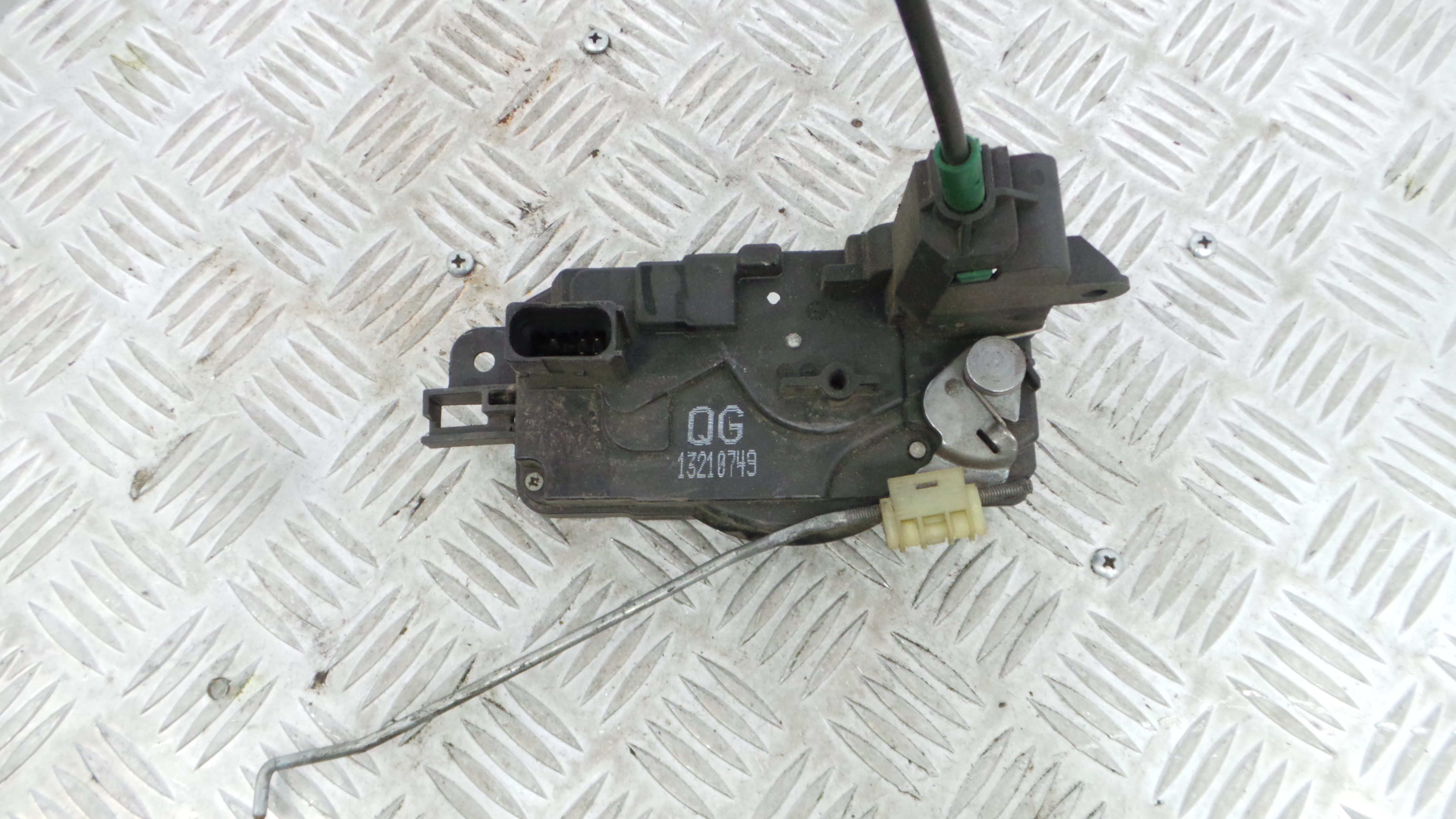 Fecho da Porta Frente Dto 13210749 - OPEL ASTRA H (A04)-33632656