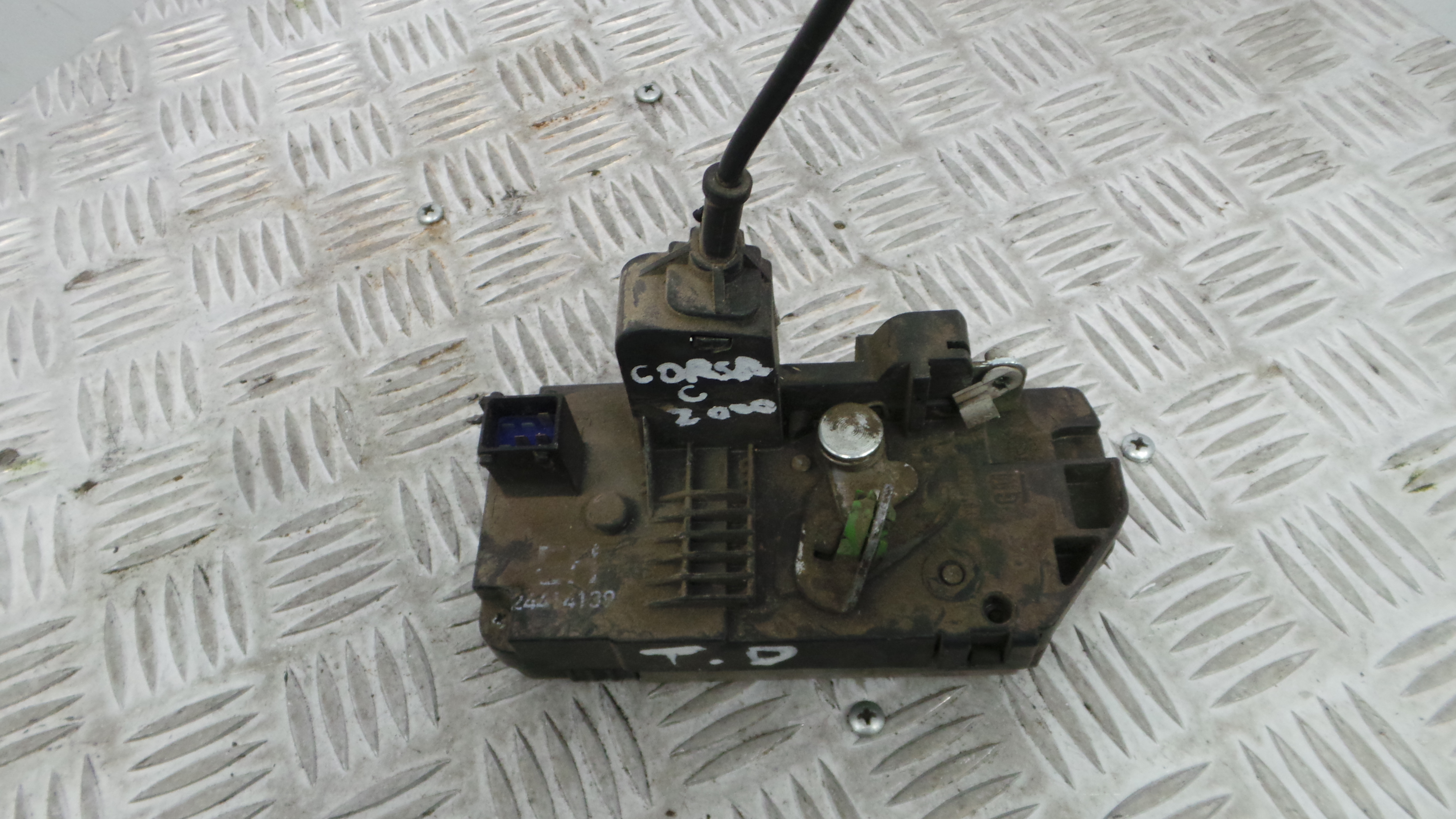 Fecho da Porta Trás Dto 24414139 - OPEL CORSA C (X01)-33632663