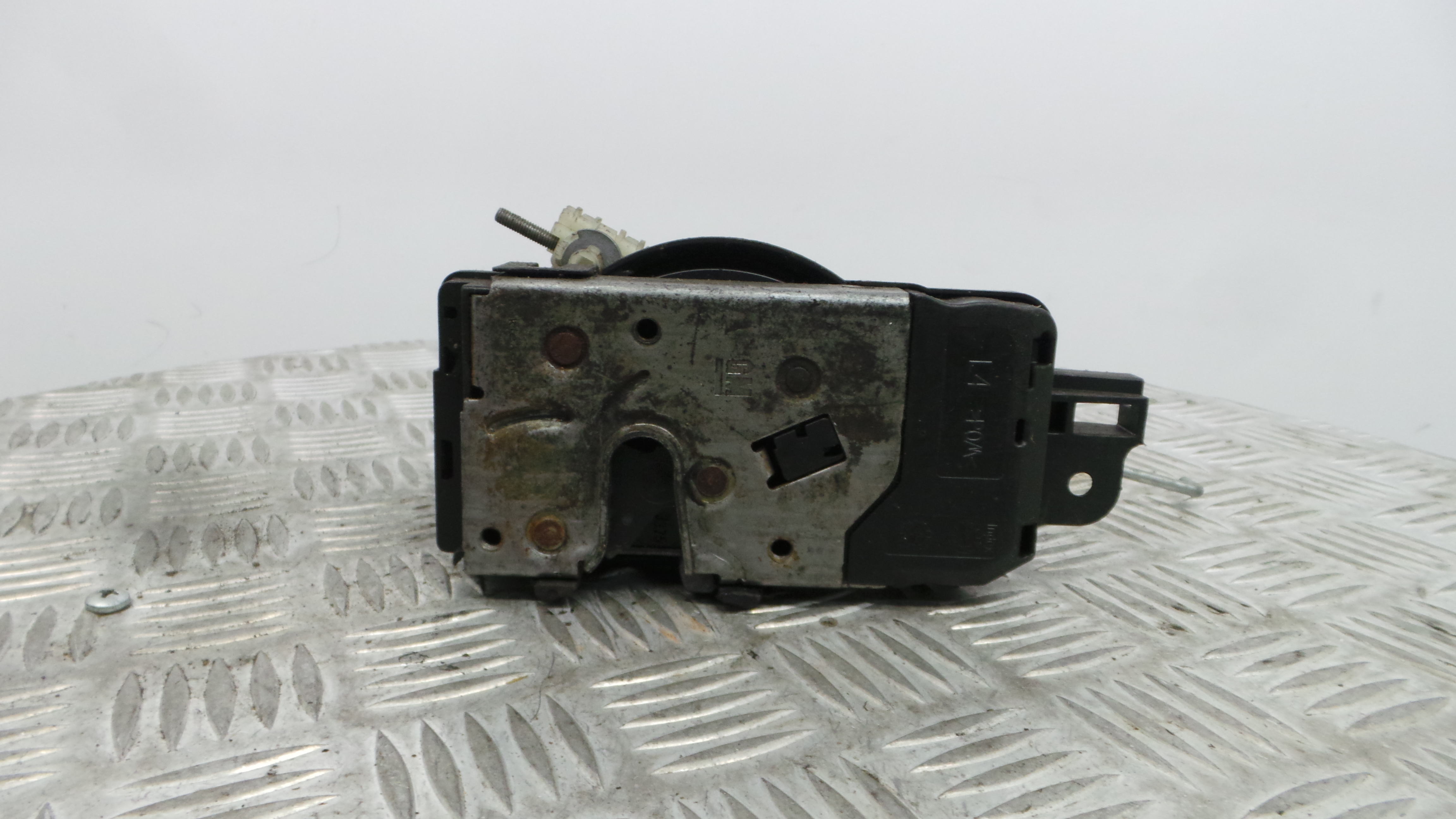 Fecho da Porta Frente Esq 13220369 - OPEL ASTRA H (A04)-33632697 Fecho da Porta Frente Esq 13220369 - OPEL ASTRA H (A04)-33632697