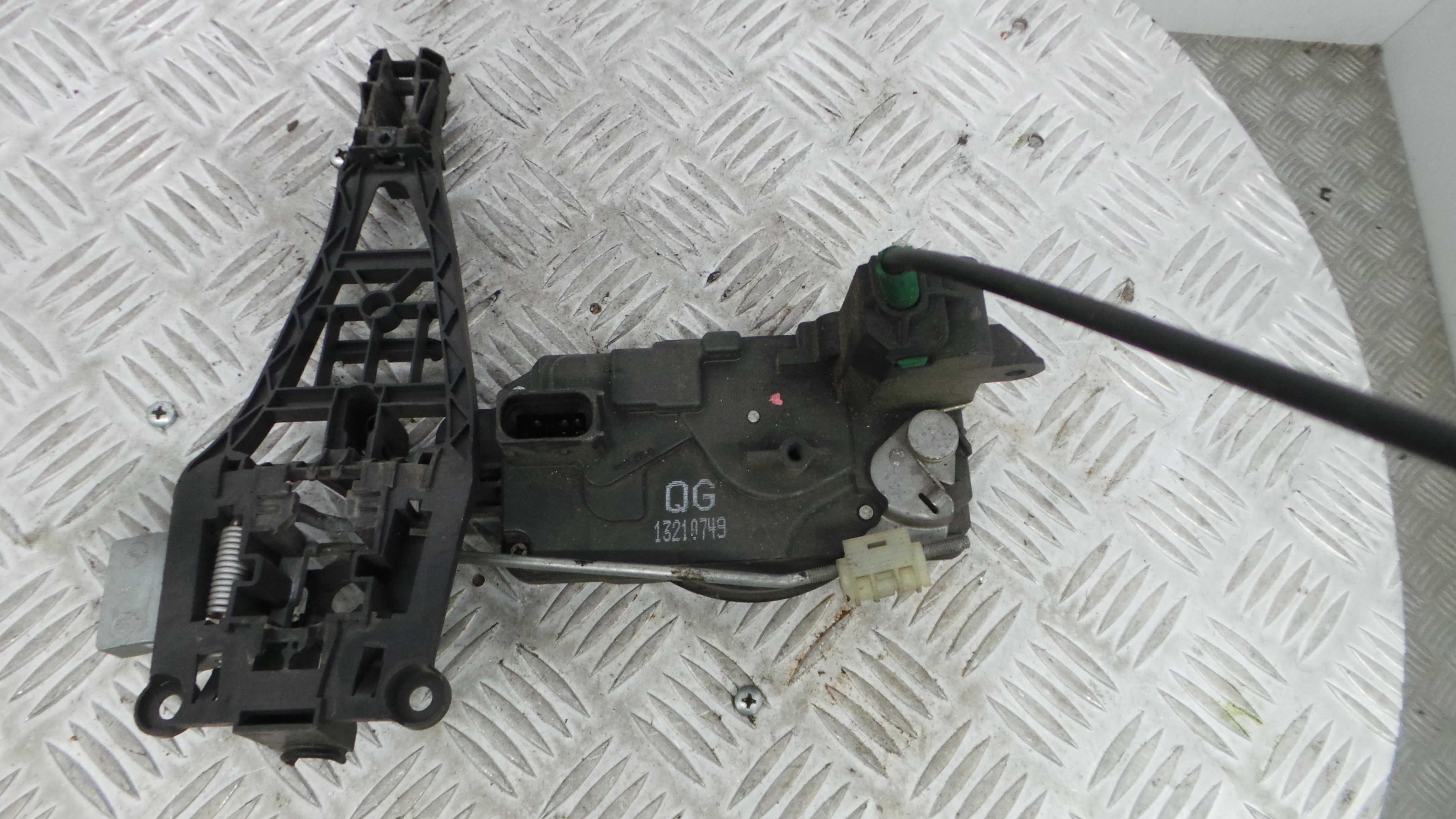 Fecho da Porta Frente Dto 13210749 - OPEL ASTRA H (A04)-33632703