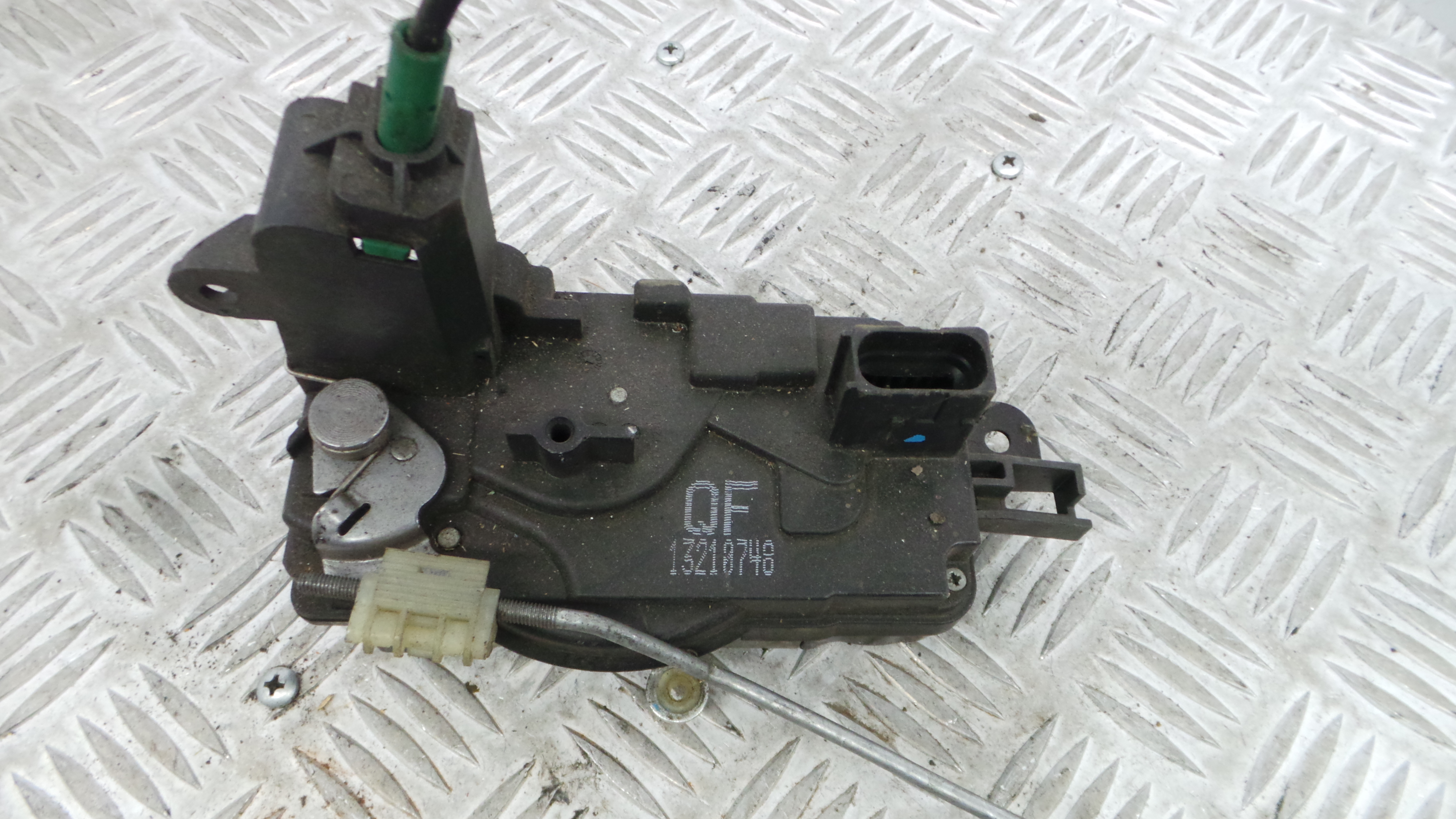 Fecho da Porta Frente Esq 13210748 - OPEL ASTRA H (A04)-33632710