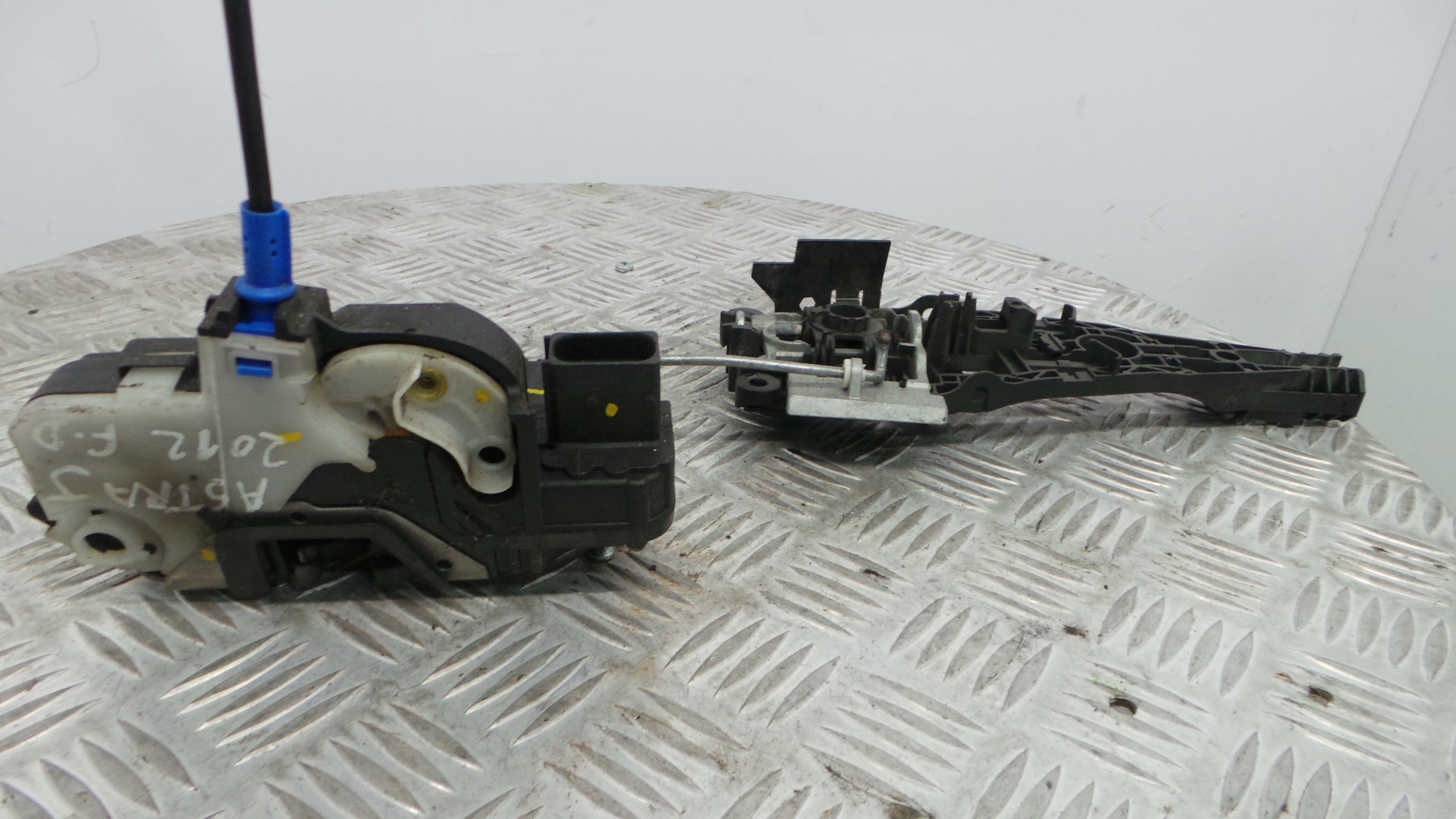 Fecho da Porta Frente Dto 13579523 - OPEL ASTRA J (P10)-33632723