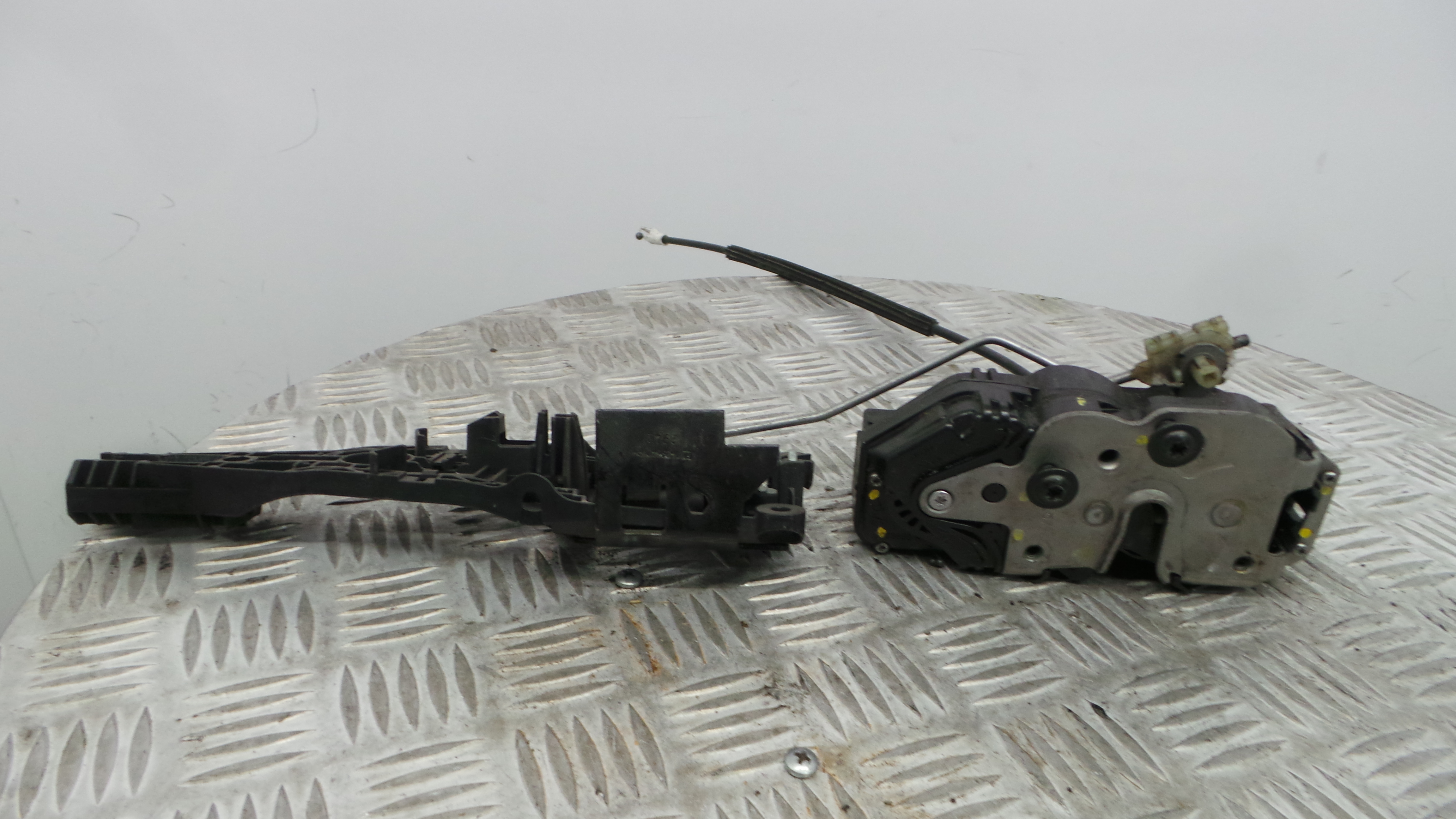 Fecho da Porta Frente Dto 13579523 - OPEL ASTRA J (P10)-33632723