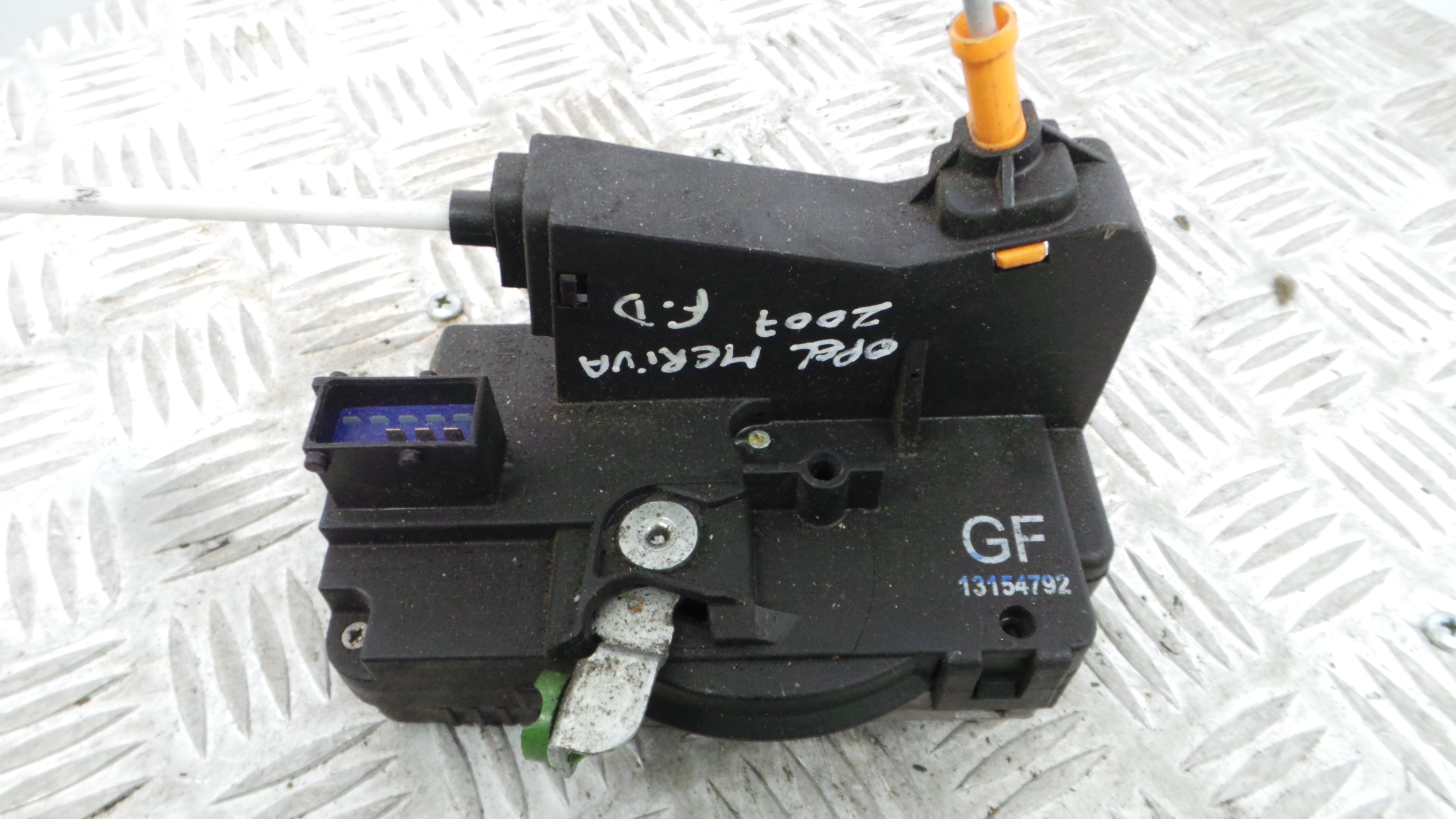 Fecho da Porta Frente Dto 13154792 - OPEL MERIVA A Veículo multiuso (X03)-33632737