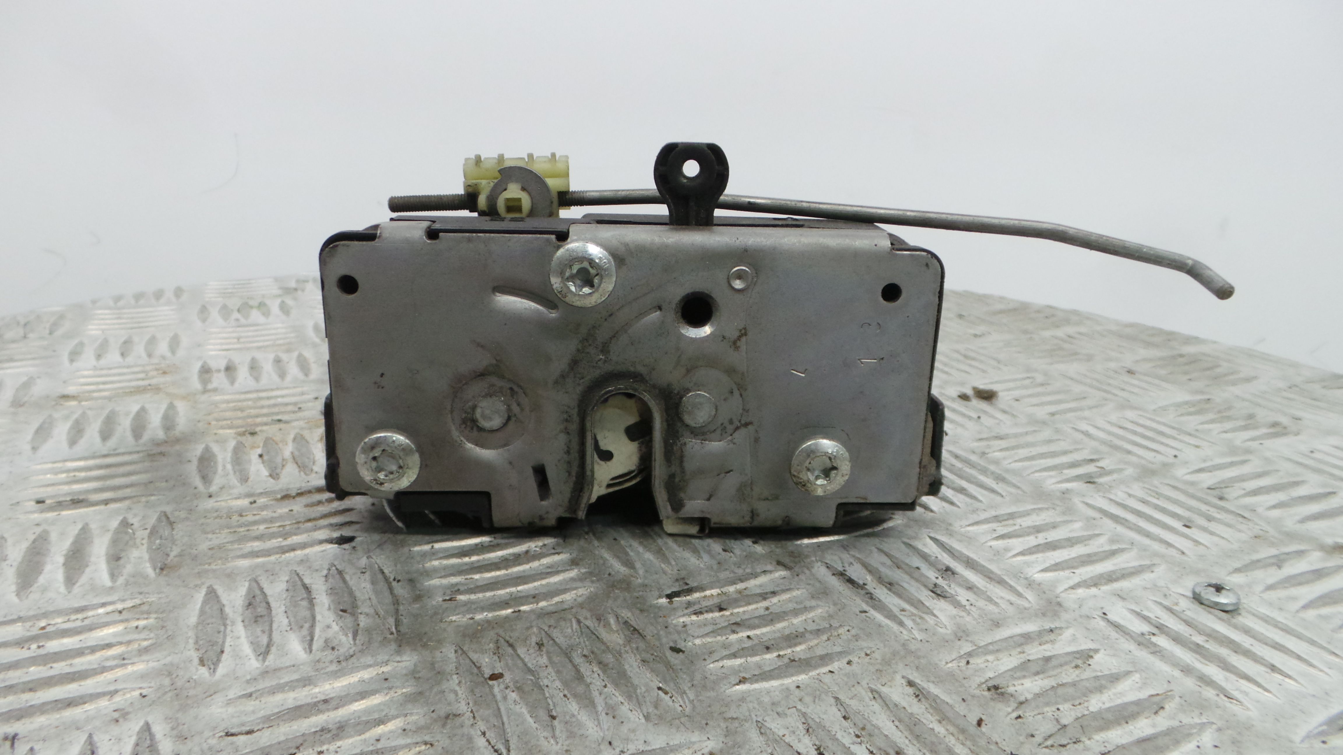 Fecho da Porta Frente Esq 13258271 - OPEL CORSA D (S07)-33632751