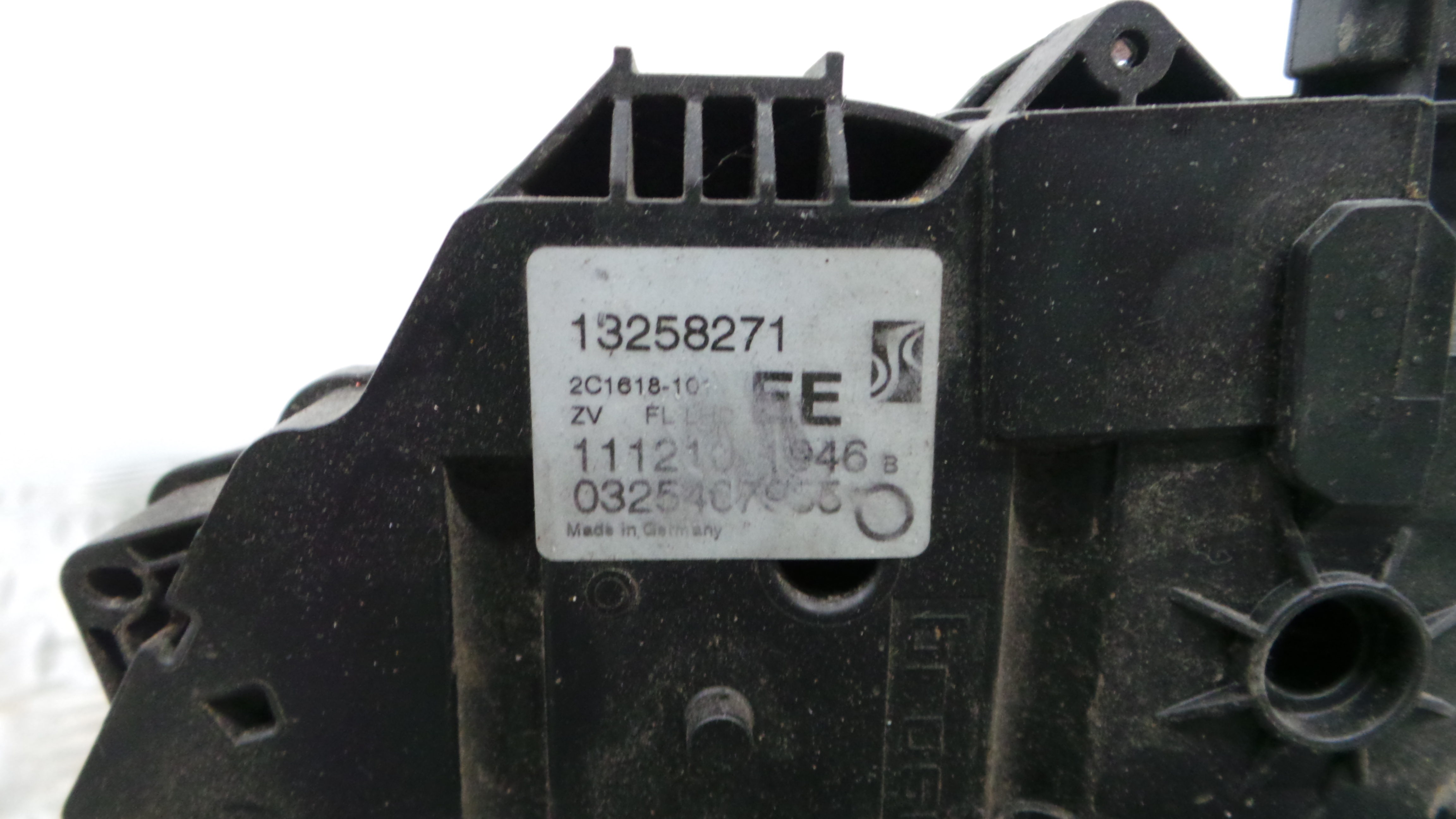 Fecho da Porta Frente Esq 13258271 - OPEL CORSA D (S07)-33632751