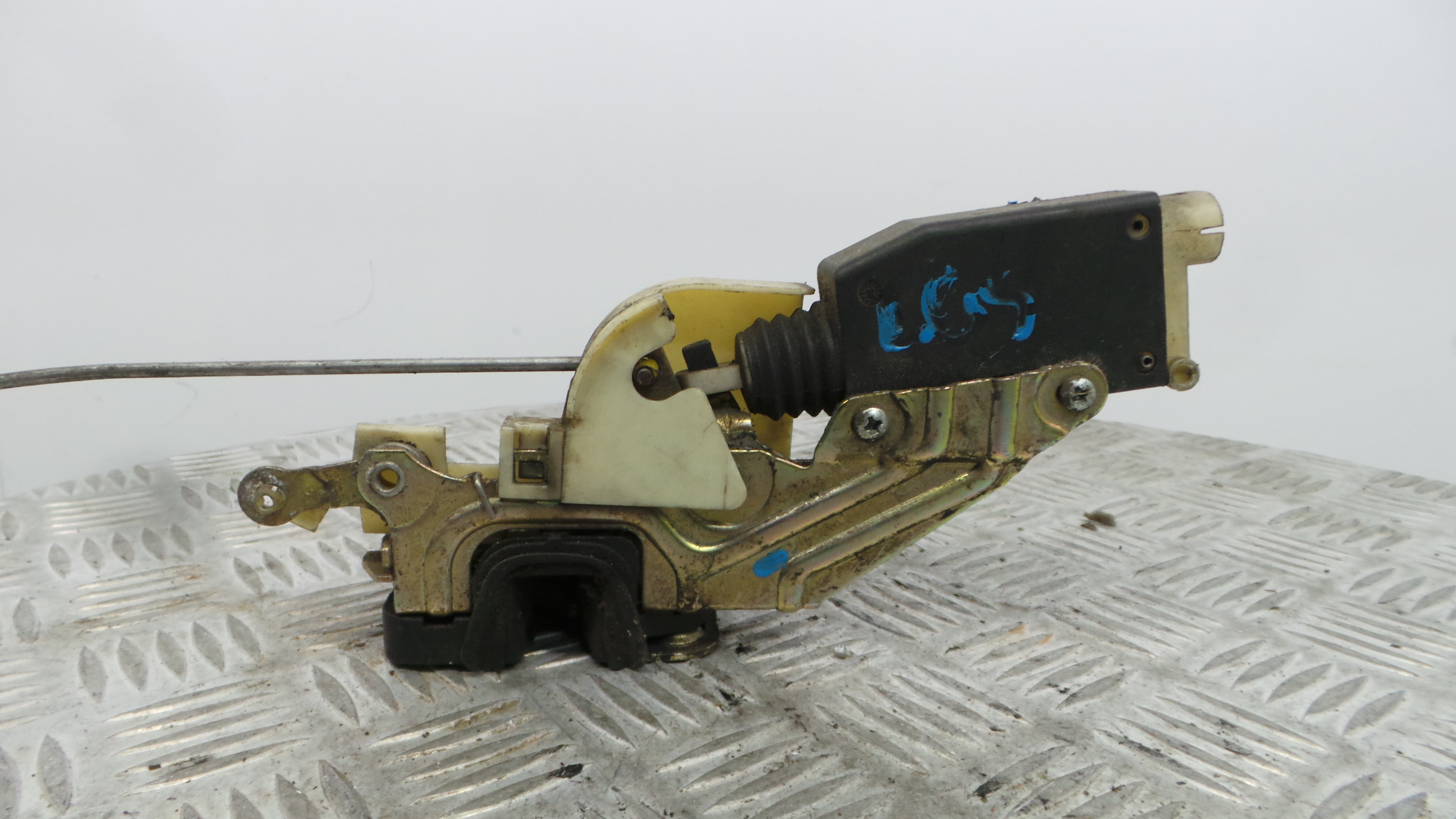 Fecho da Porta Esq 90451285 - OPEL CORSA B (S93)-33632758