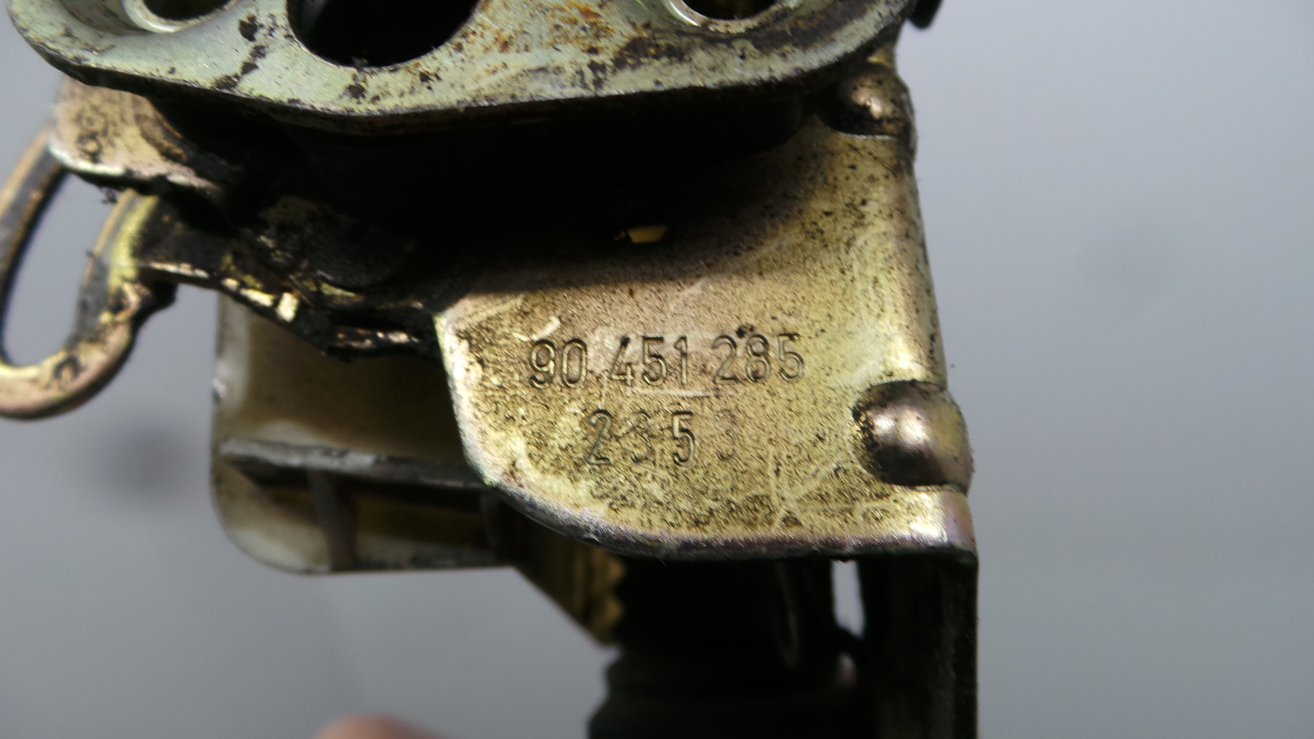 Fecho da Porta Esq 90451285 - OPEL CORSA B (S93)-33632758