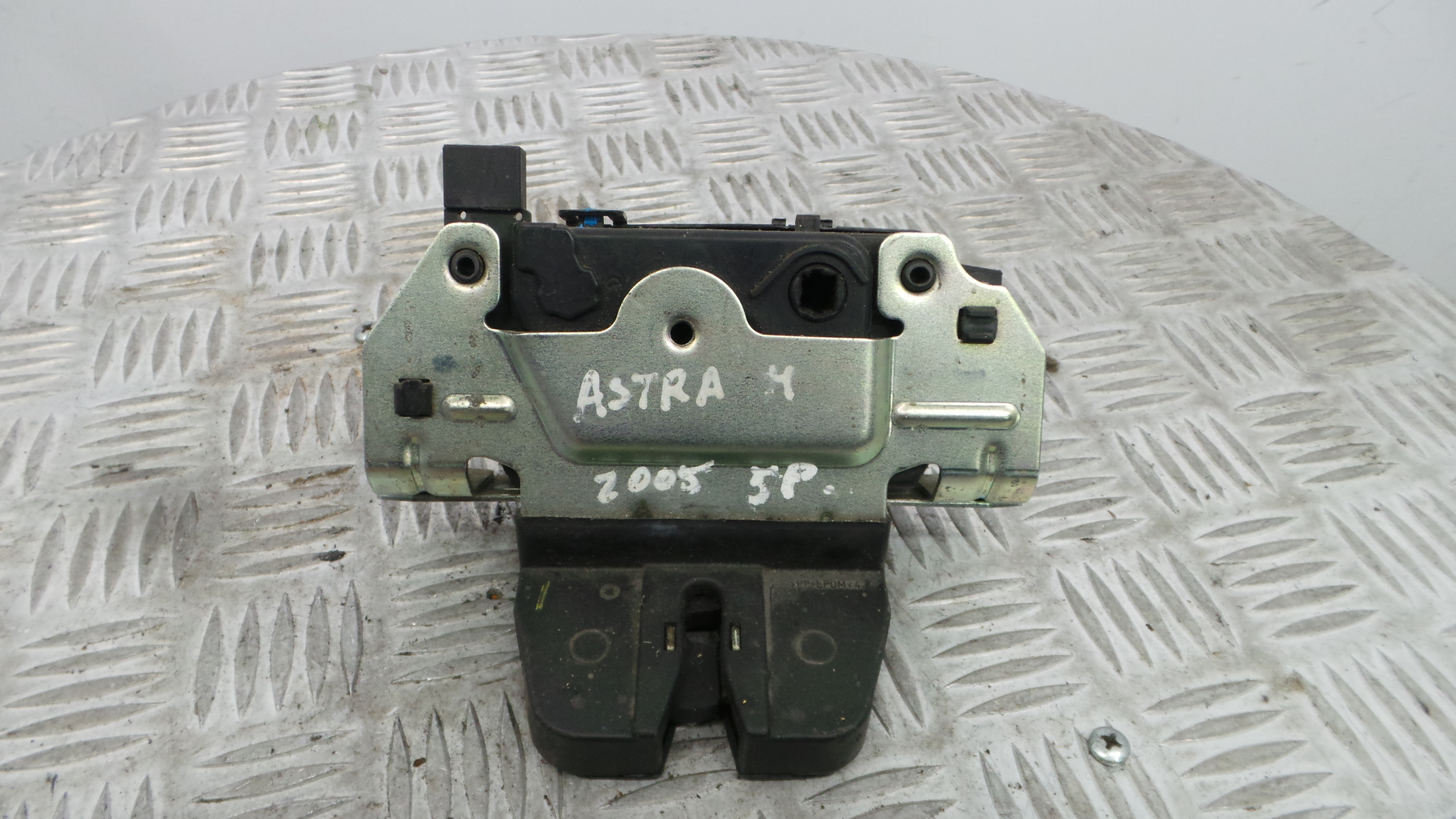 Fecho Mala  13117285 - OPEL ASTRA H (A04)-33632763