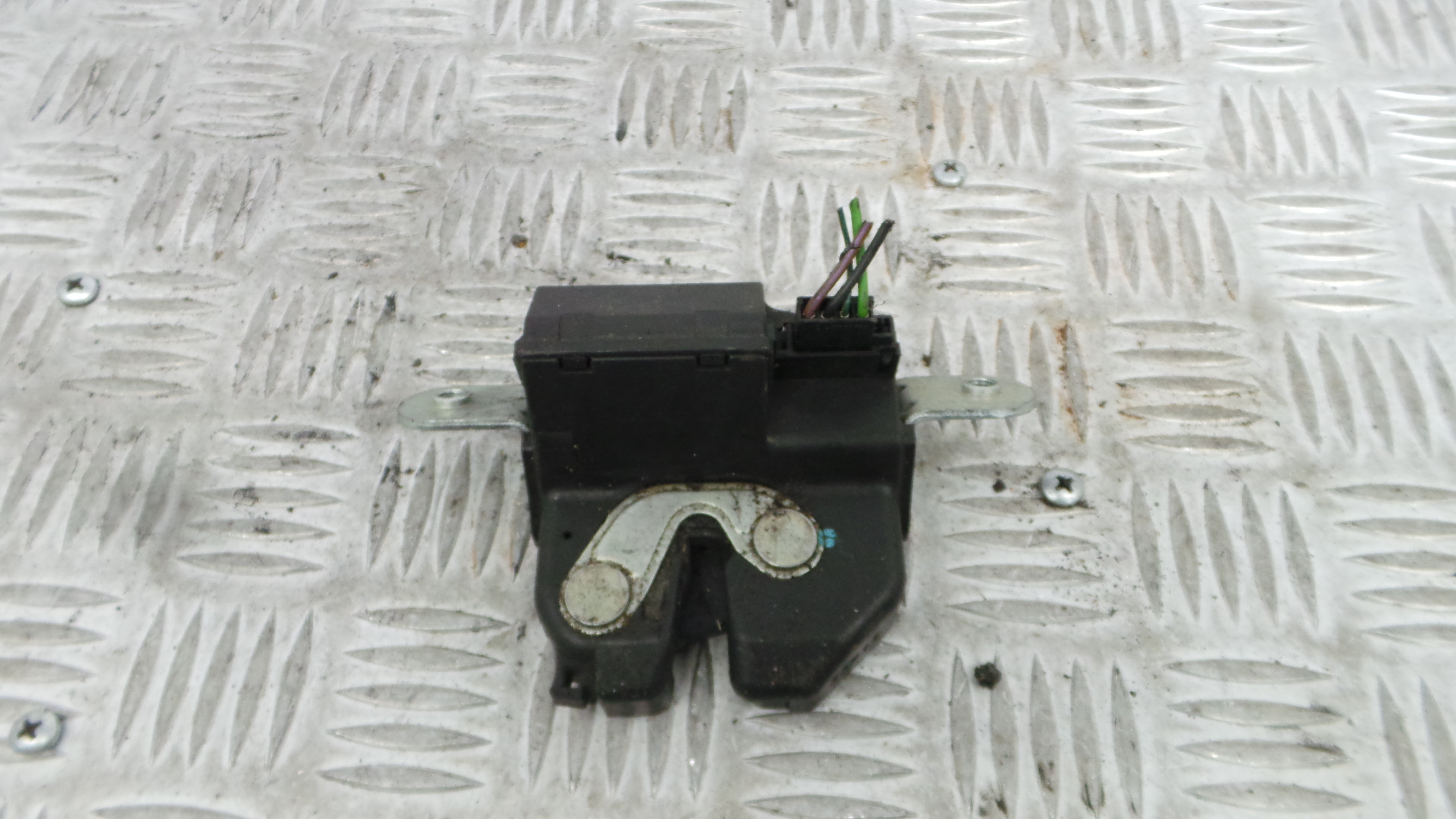 Fecho Mala  55701971 - OPEL CORSA D (S07)-33632786