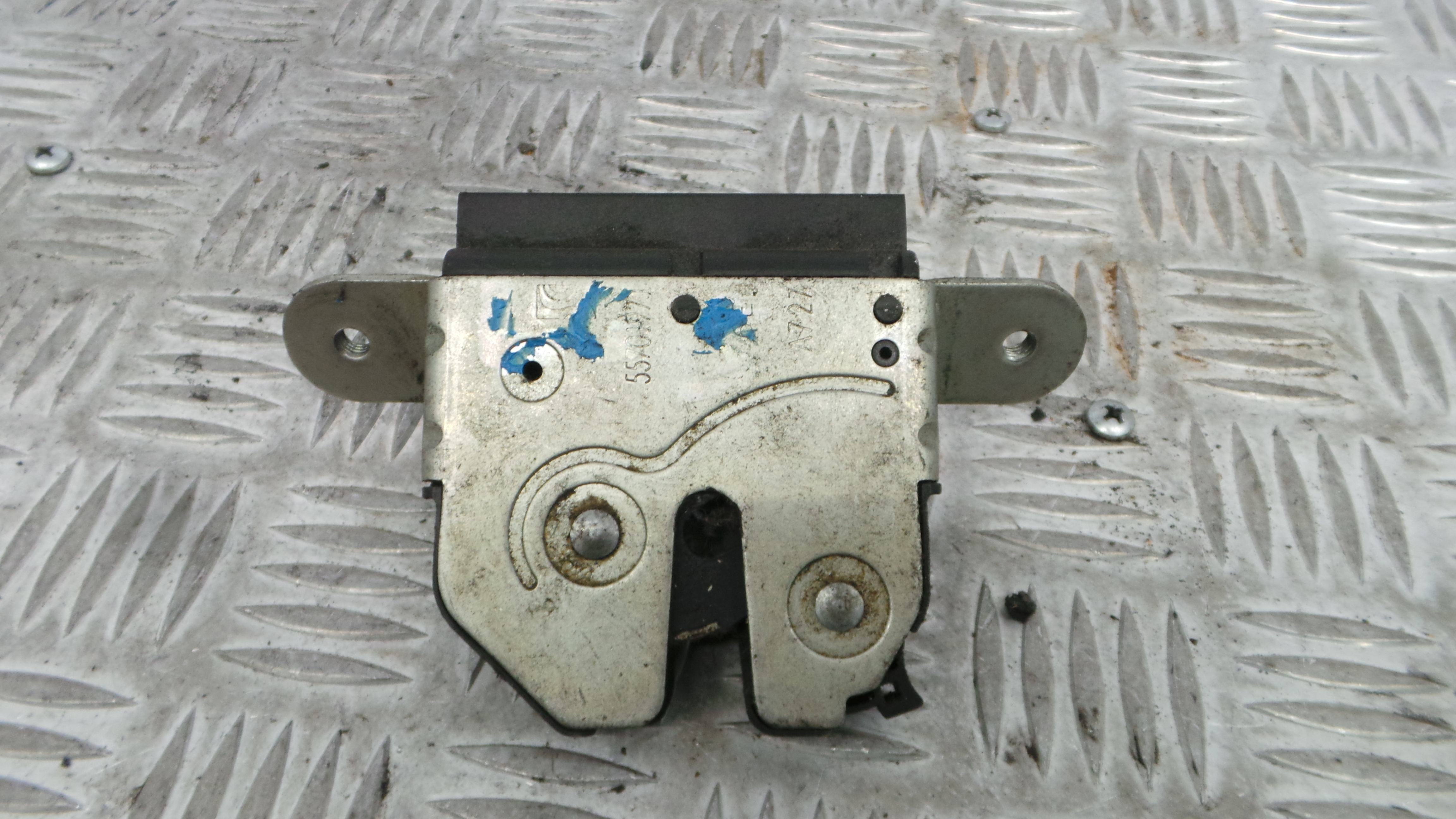 Fecho Mala  55701971 - OPEL CORSA D (S07)-33632789