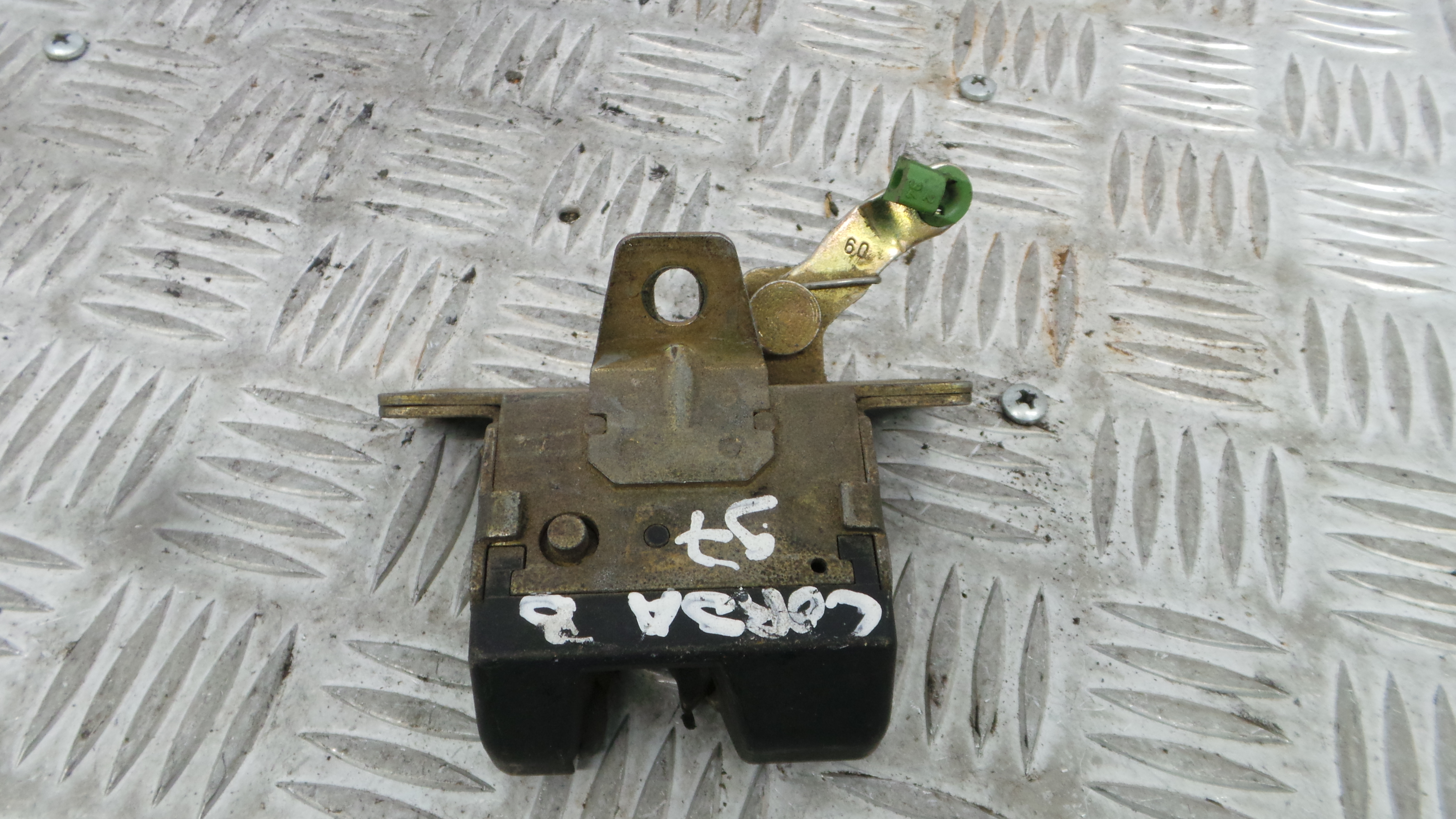 Fecho Mala   - OPEL CORSA B (S93)-33632795