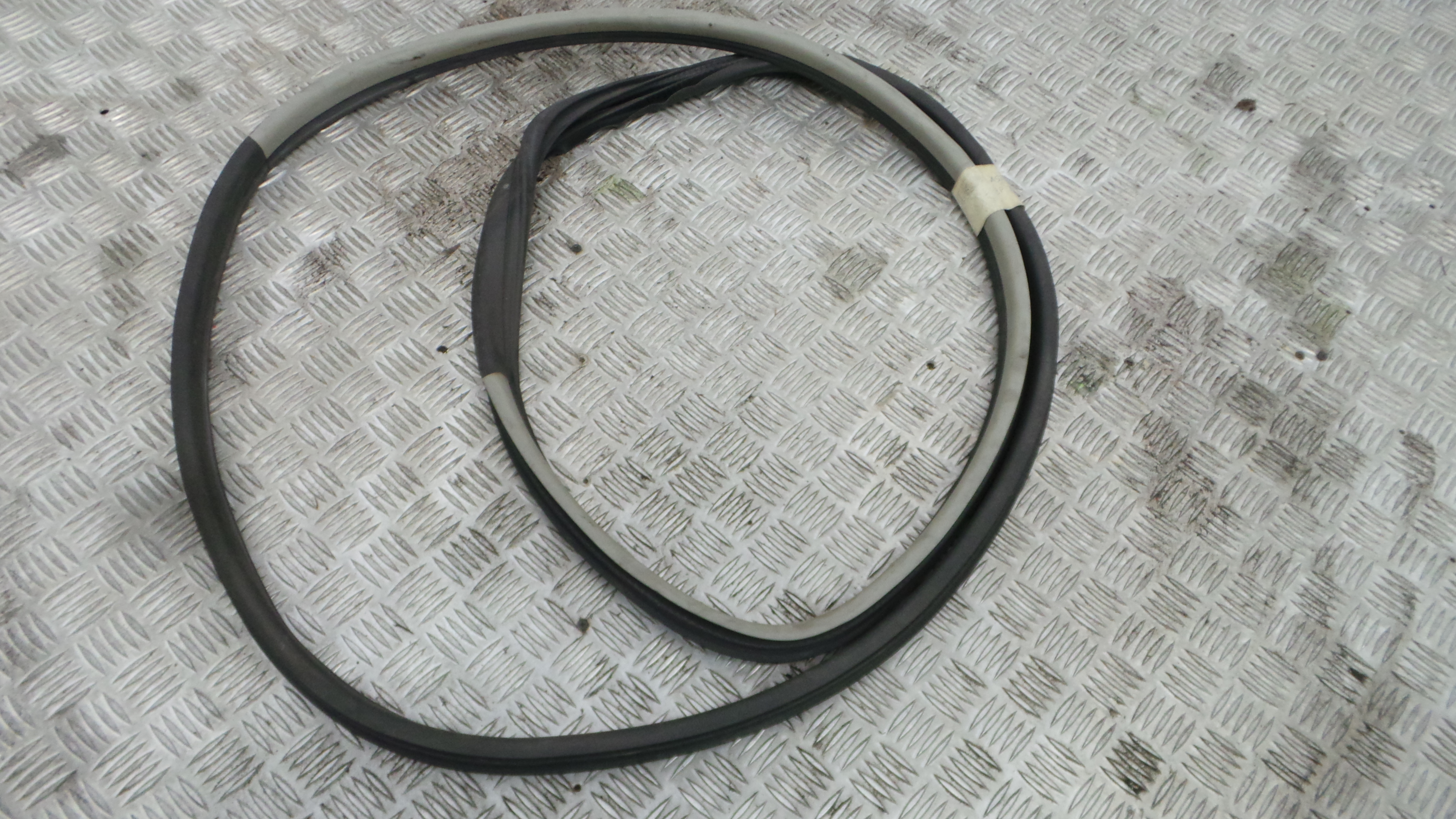 Borracha Porta Direita  - OPEL ASTRA H (A04)-33632799