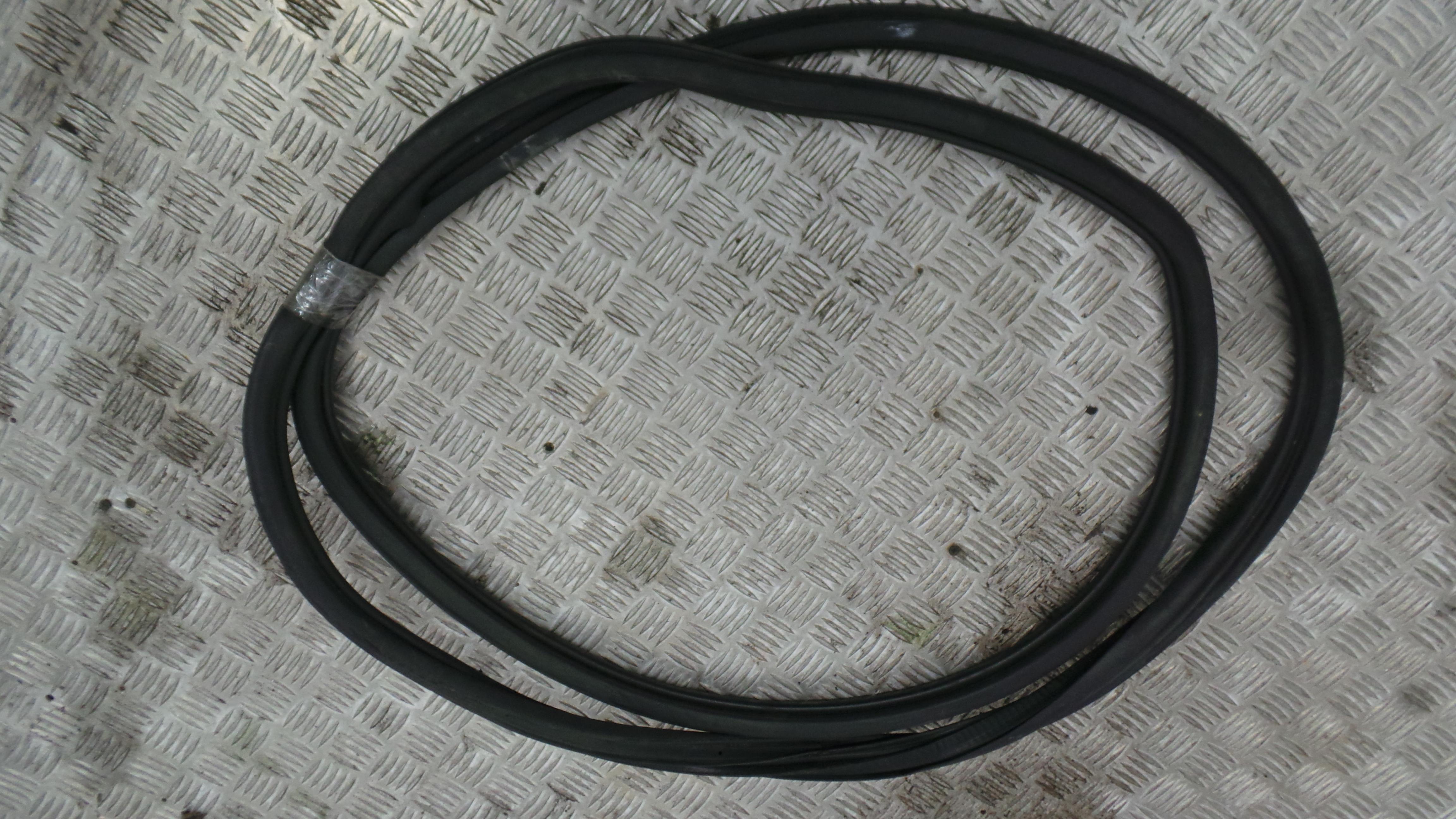 Borracha Porta Esquerda  - OPEL CORSA D (S07)-33632803