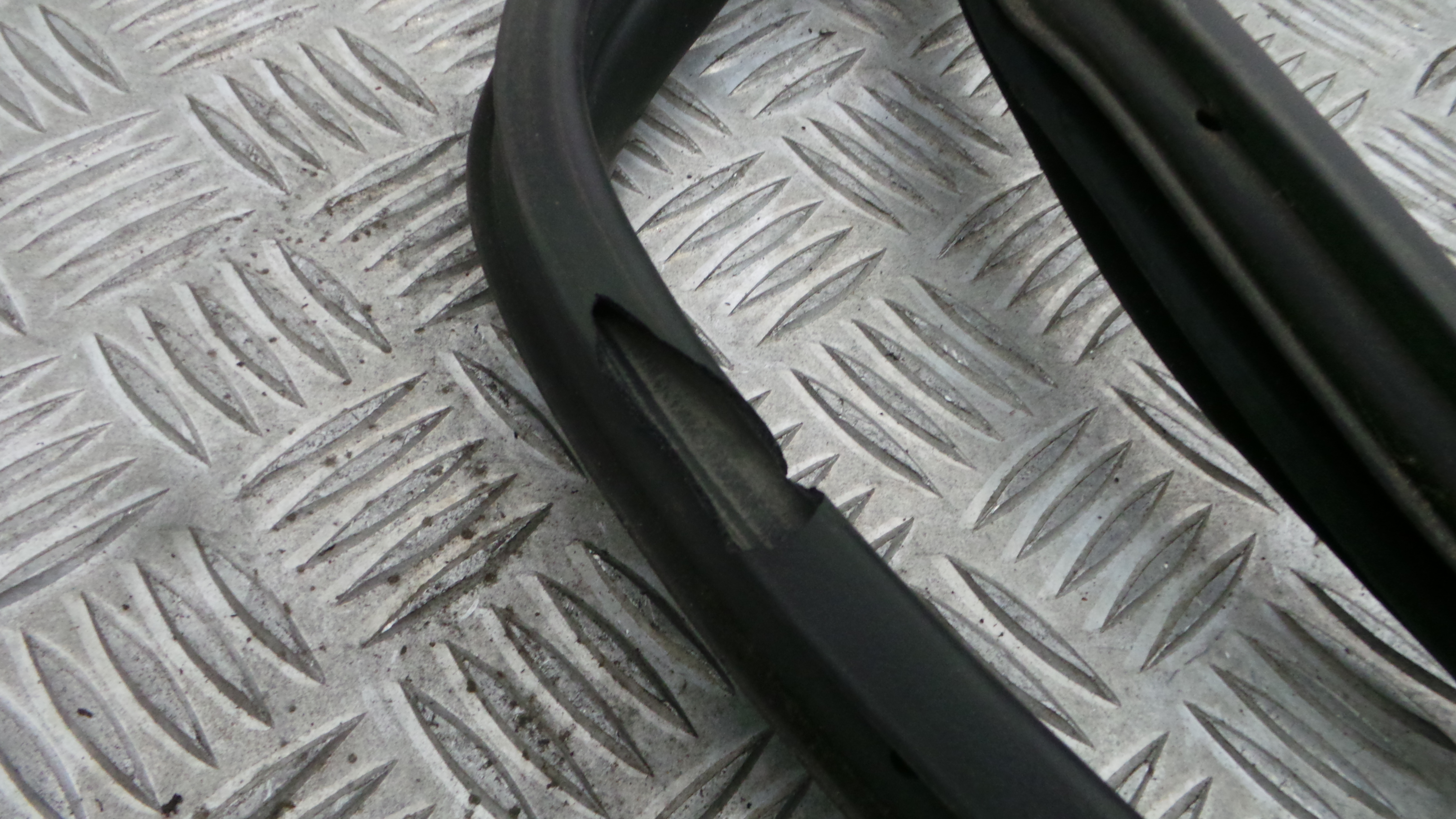 Borracha Porta Direita  - OPEL CORSA C (X01)-33632811