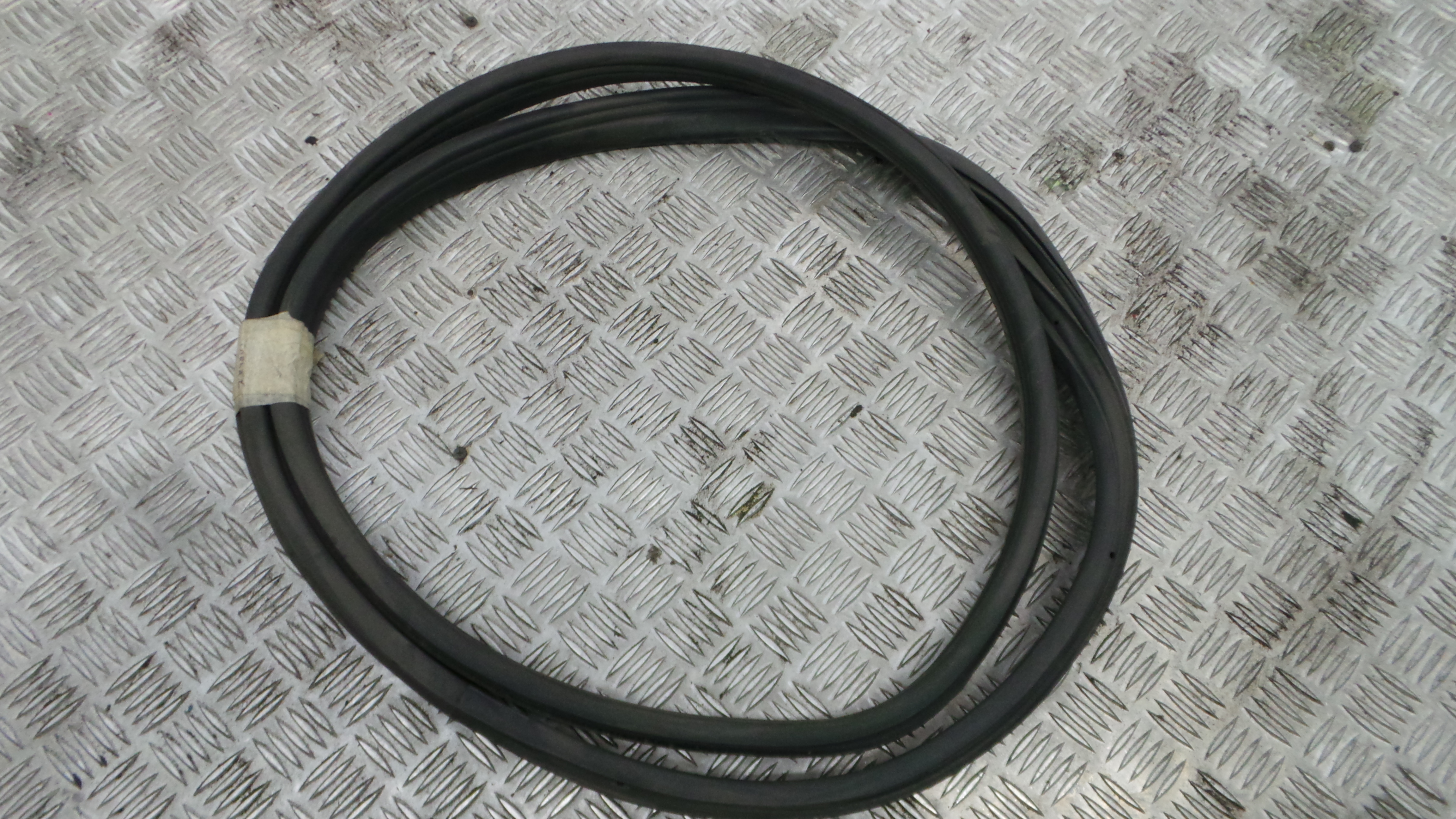 Borracha Porta Tras Esquerda  - OPEL CORSA C (X01)-33632816