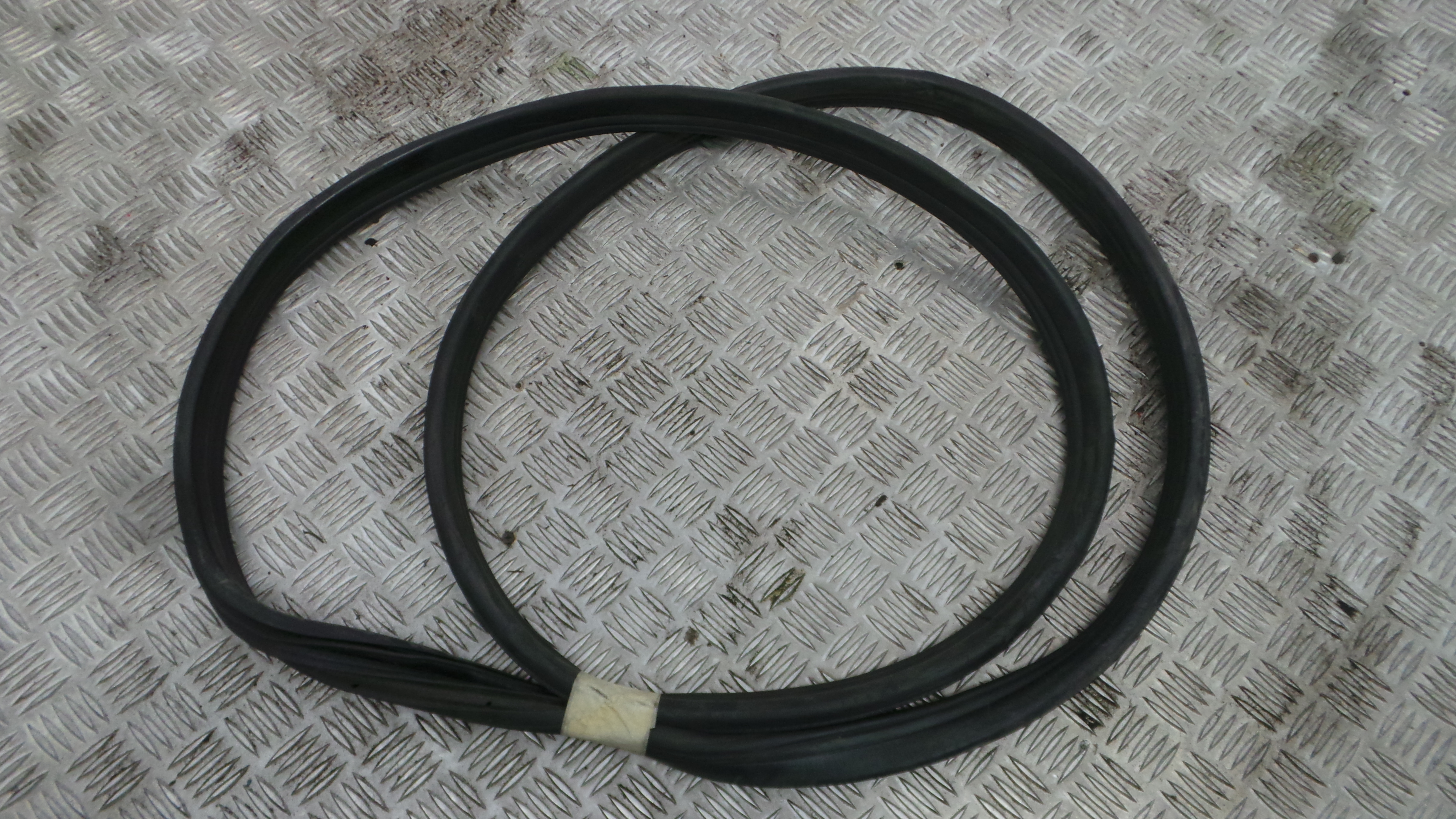 Borracha Porta Frente Direita  - OPEL CORSA C (X01)-33632822