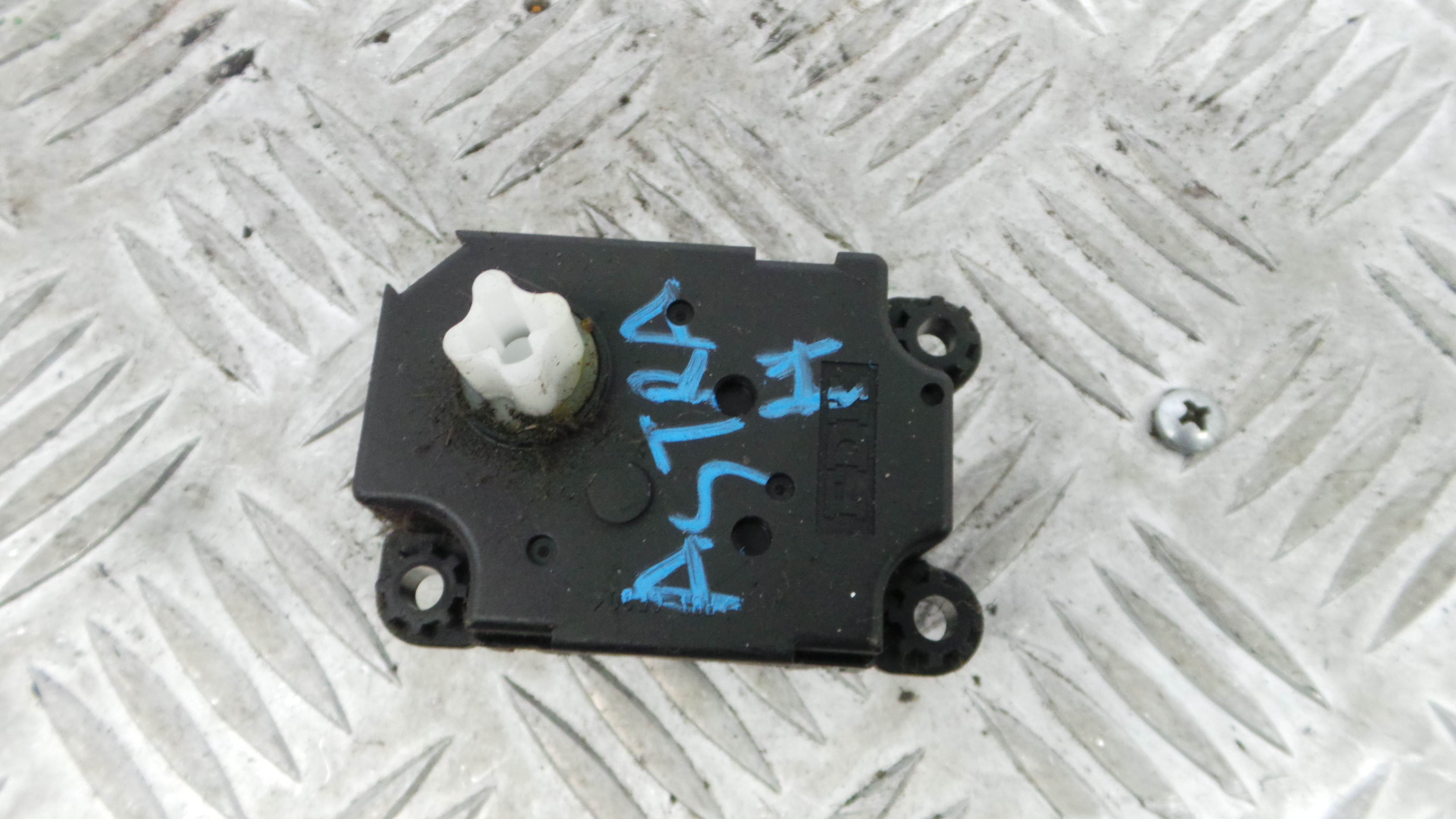 Atuador do Circuito de Ar 52406341 - OPEL ASTRA H (A04)-33633727 Atuador do Circuito de Ar 52406341 - OPEL ASTRA H (A04)-33633727