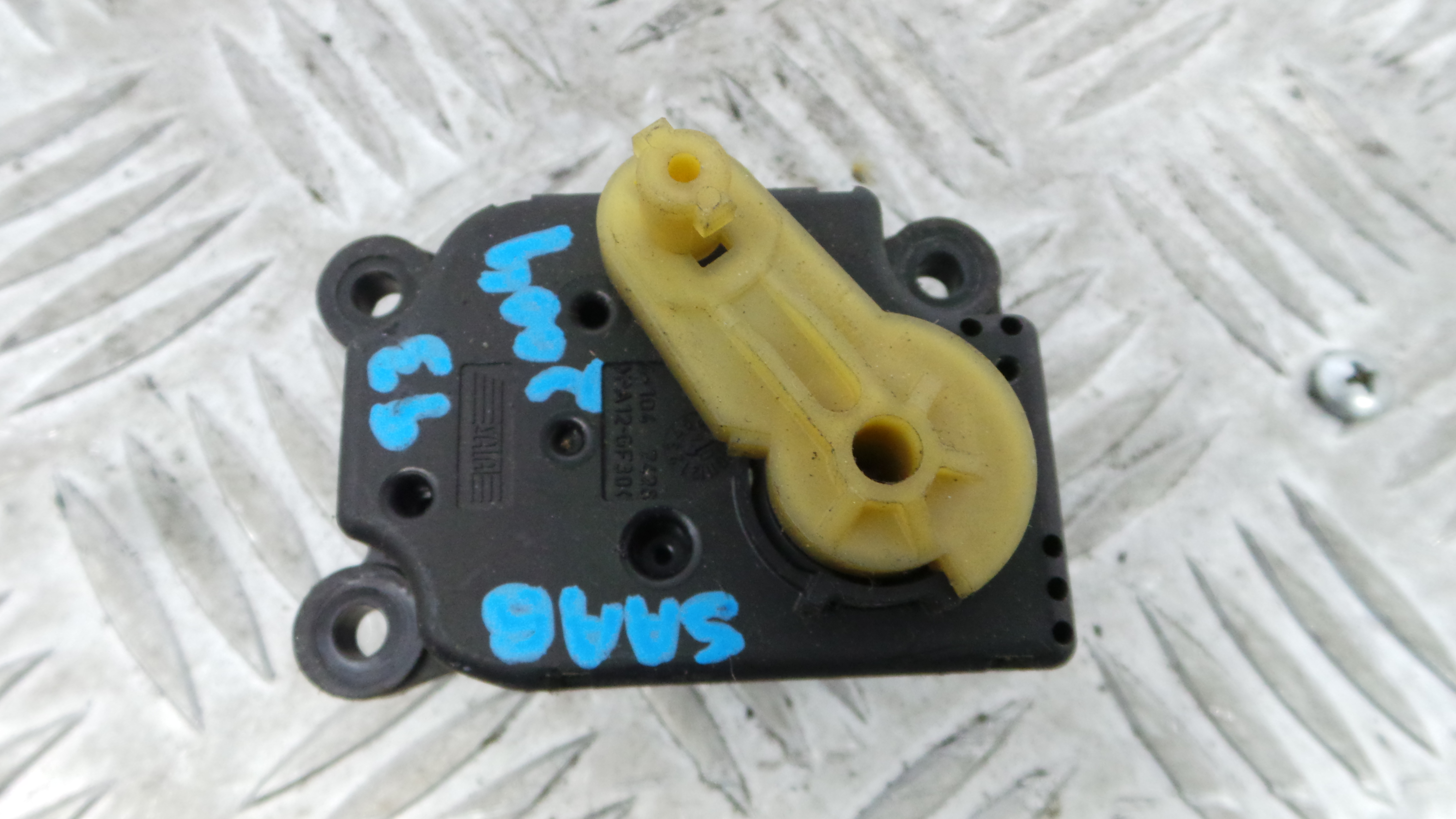 Atuador do Circuito de Ar 09180204 - SAAB 9-3 (YS3F, E79, D79, D75)-33633744 Atuador do Circuito de Ar 09180204 - SAAB 9-3 (YS3F, E79, D79, D75)-33633744