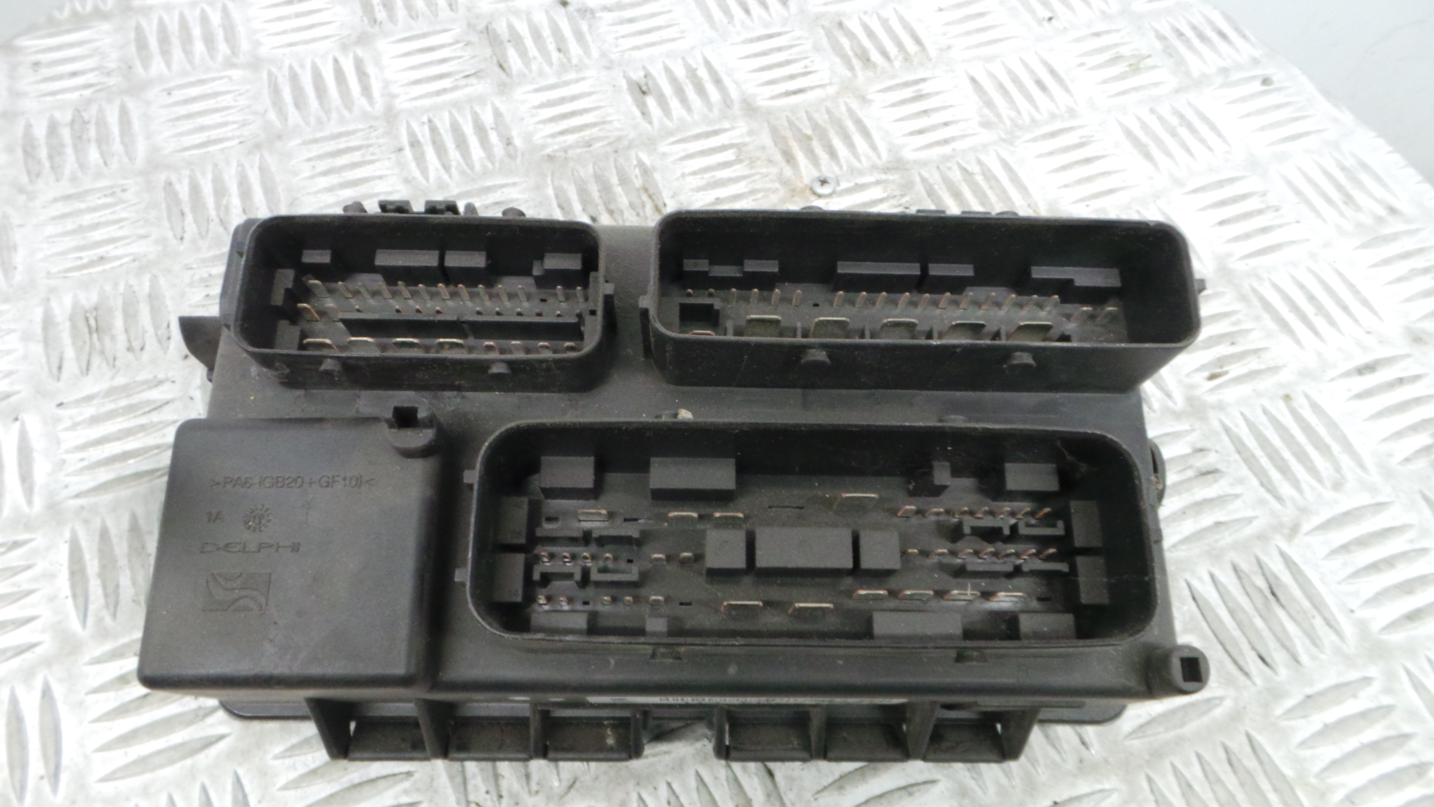 Caixa dos Fusíveis / BSI / UCH / SAM 13217394 - OPEL CORSA D (S07)-33633833