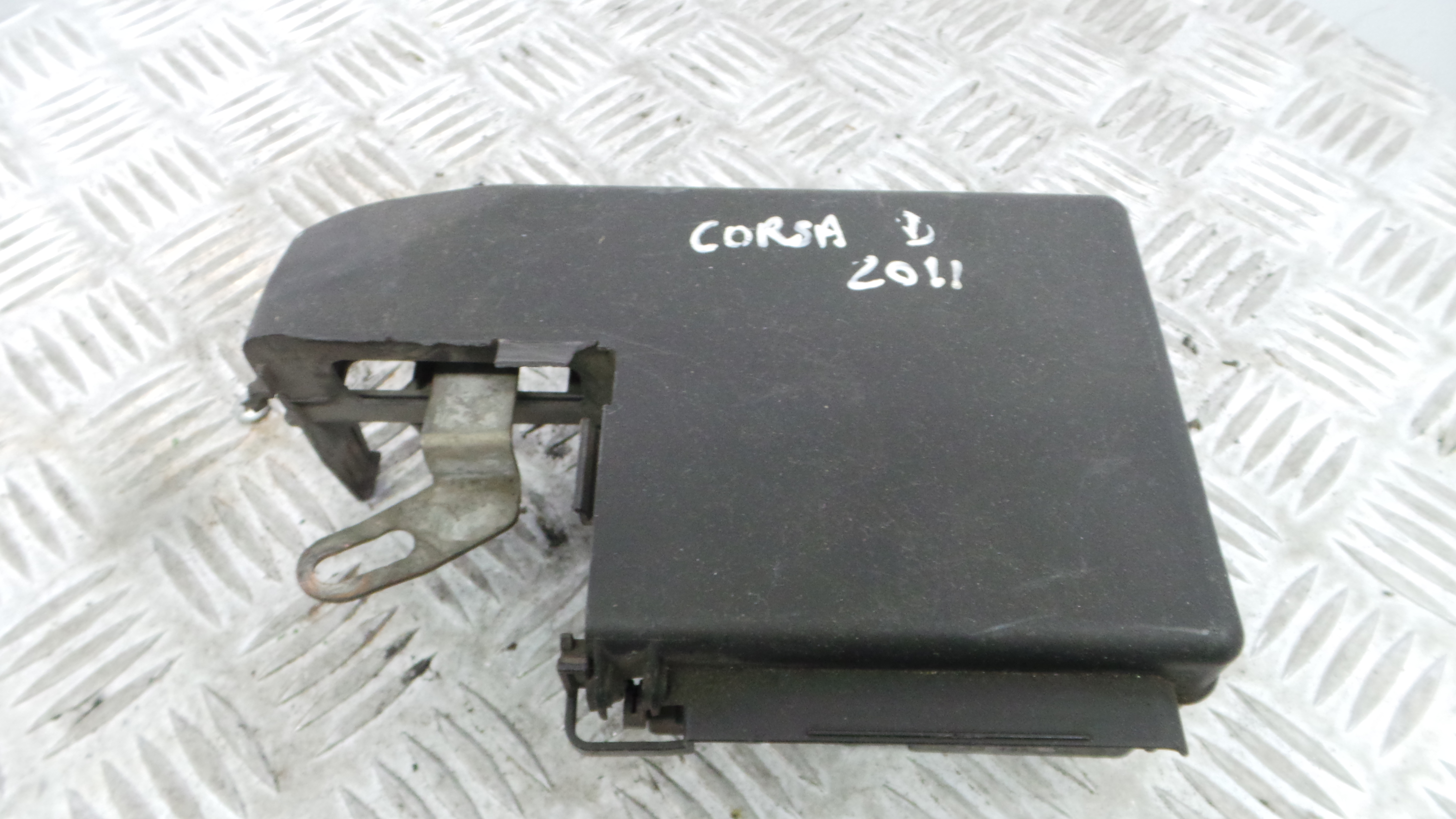 Caixa dos Fusíveis / BSI / UCH / SAM 1718433 - OPEL CORSA D (S07)-33634416 Caixa dos Fusíveis / BSI / UCH / SAM 1718433 - OPEL CORSA D (S07)-33634416