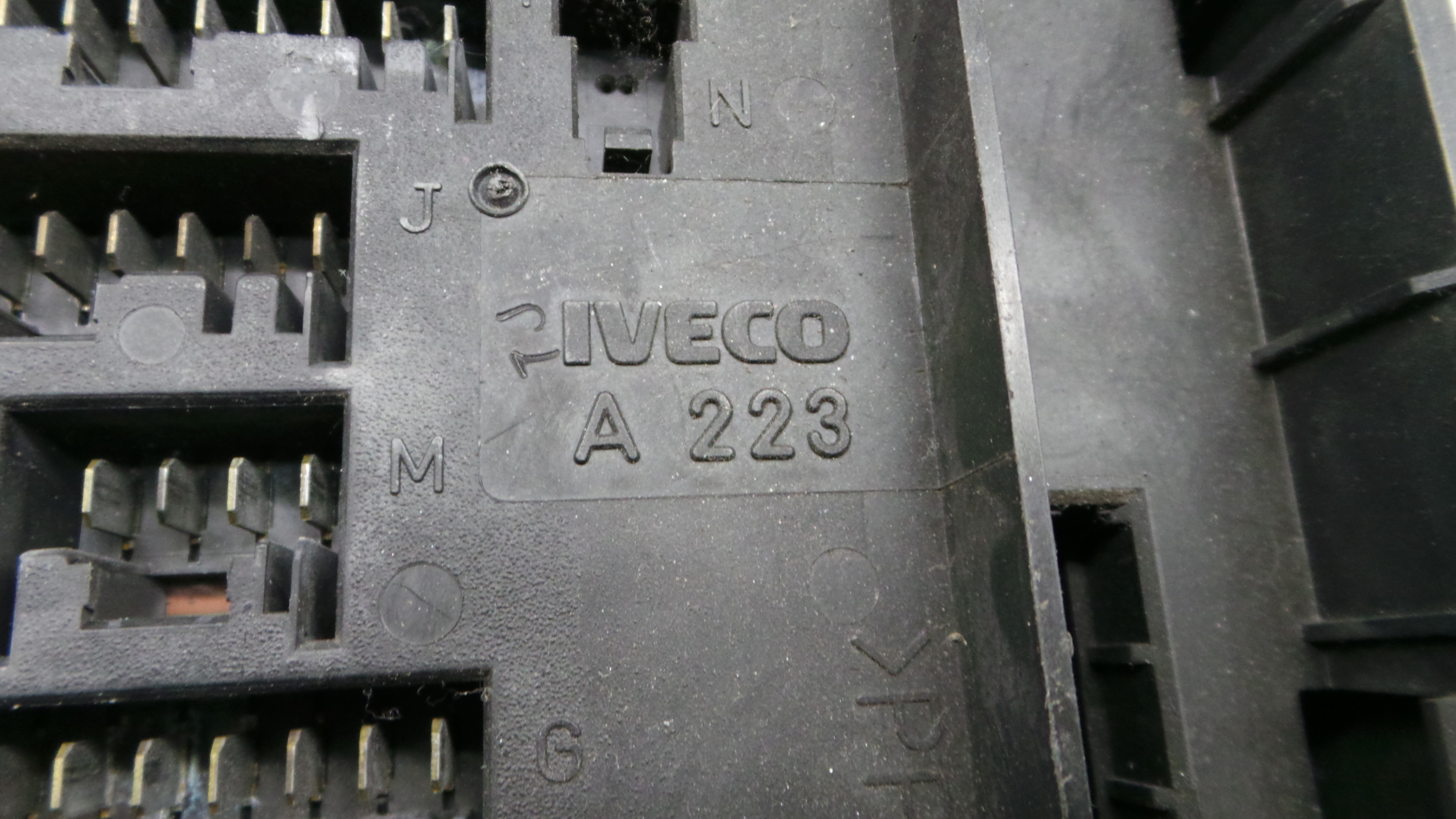 Caixa dos Fusíveis / BSI / UCH / SAM A223 - IVECO DAILY I Camião de plataforma/chassis-33634728