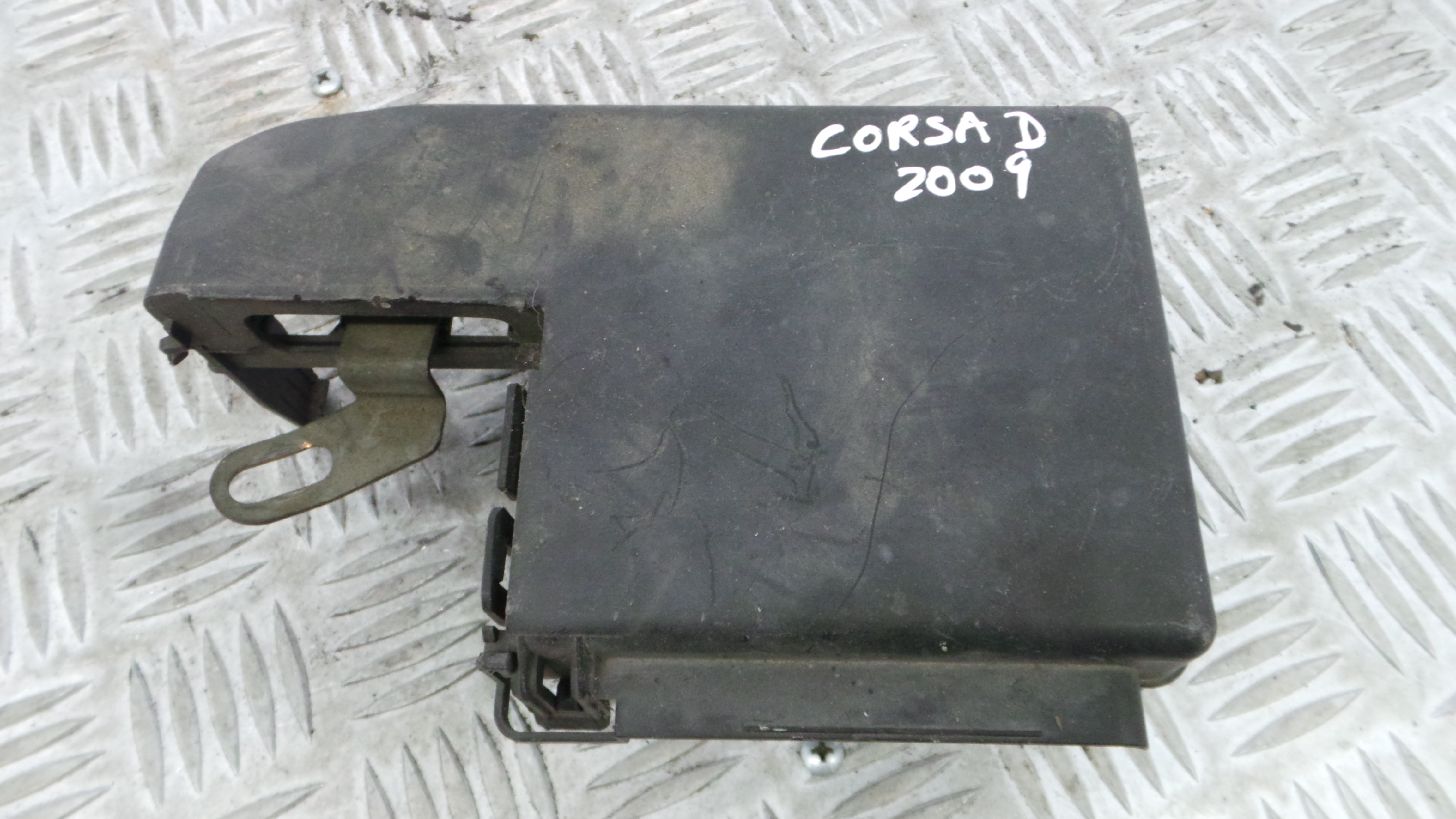 Caixa dos Fusíveis / BSI / UCH / SAM 1718433 - OPEL CORSA D (S07)-33634735 Caixa dos Fusíveis / BSI / UCH / SAM 1718433 - OPEL CORSA D (S07)-33634735