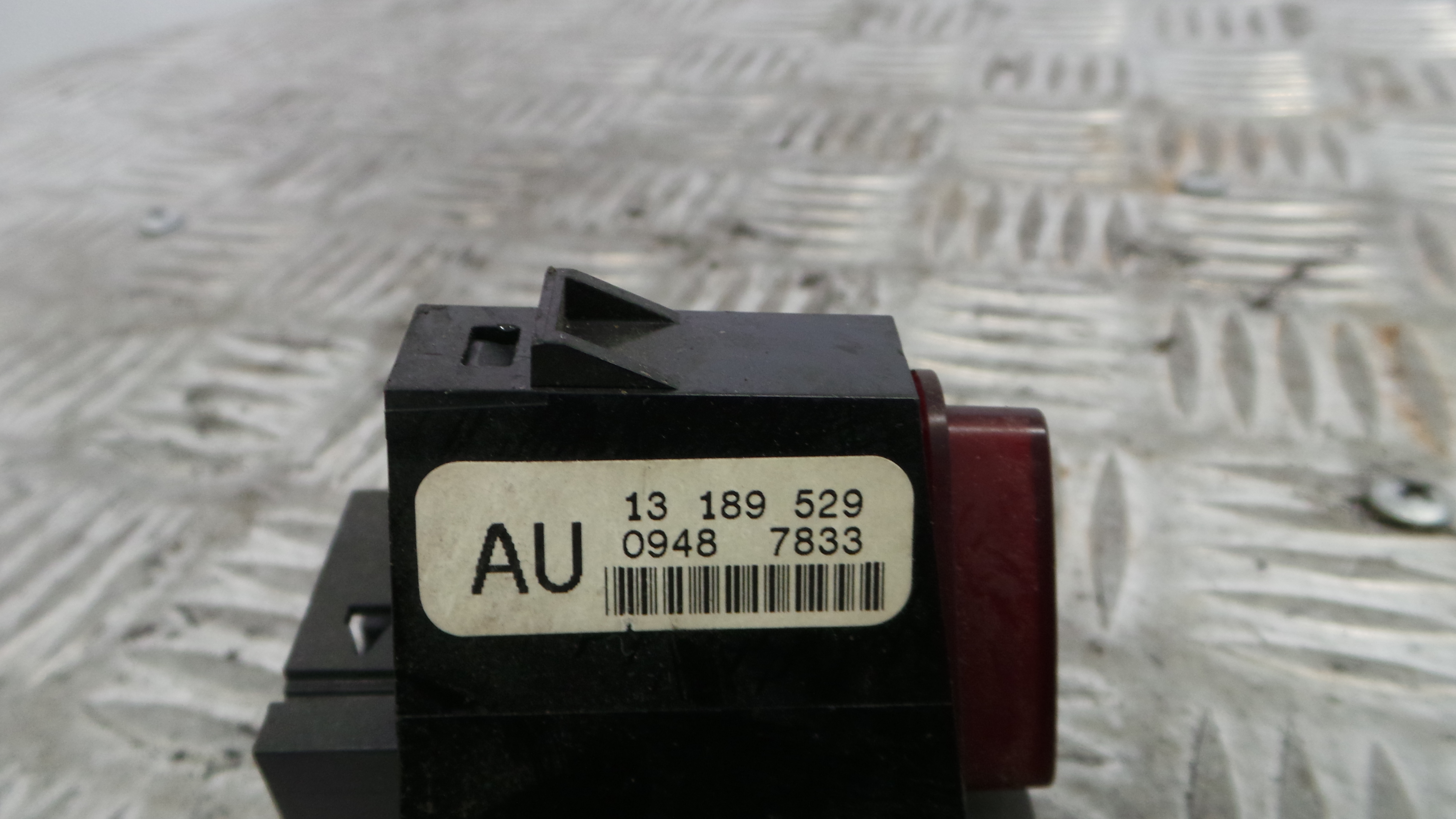 warning 4 piscas 13189529 - OPEL CORSA D (S07)-33635031