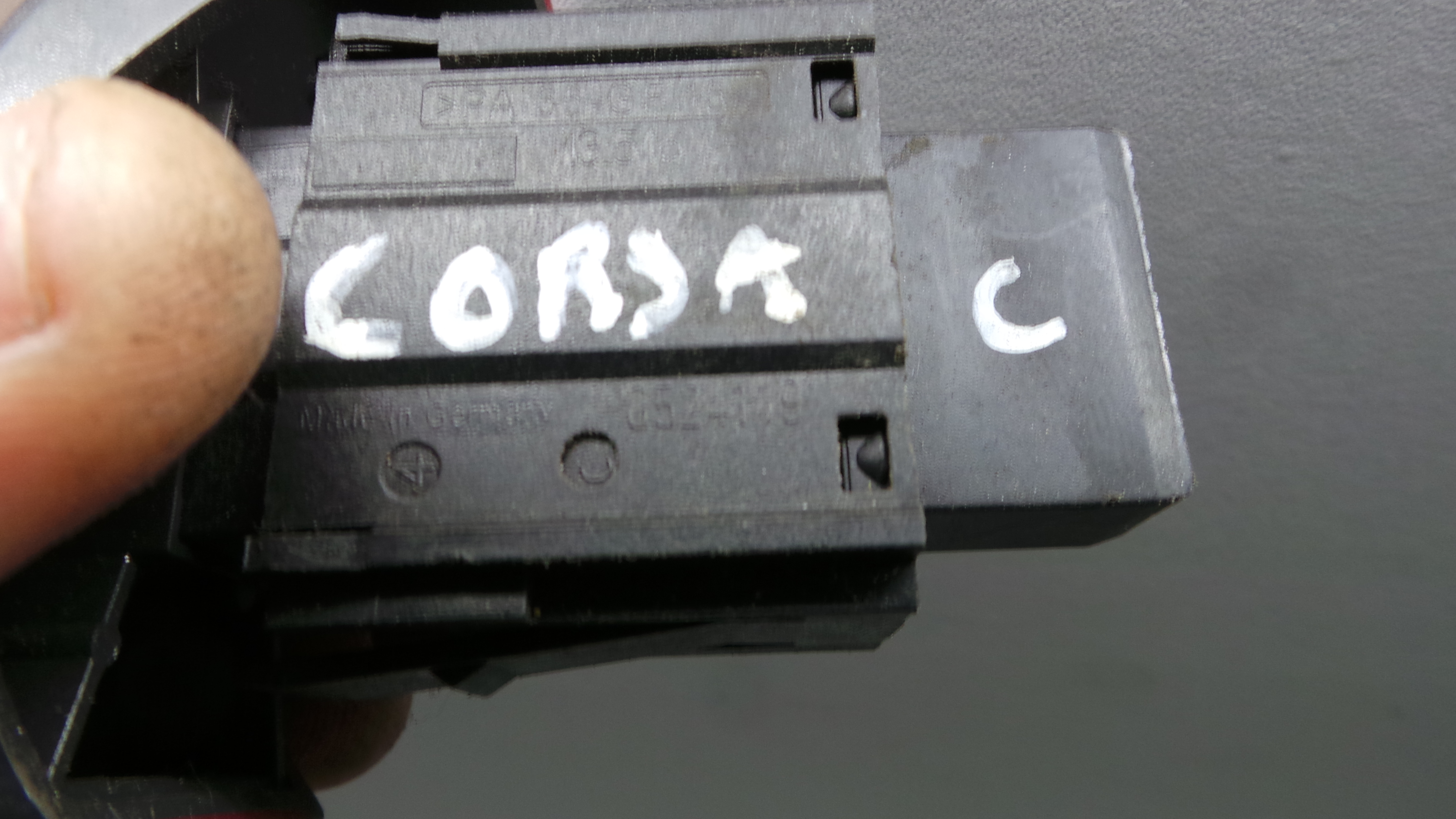 warning 4 piscas 0524119 - OPEL CORSA C (X01)-33635037