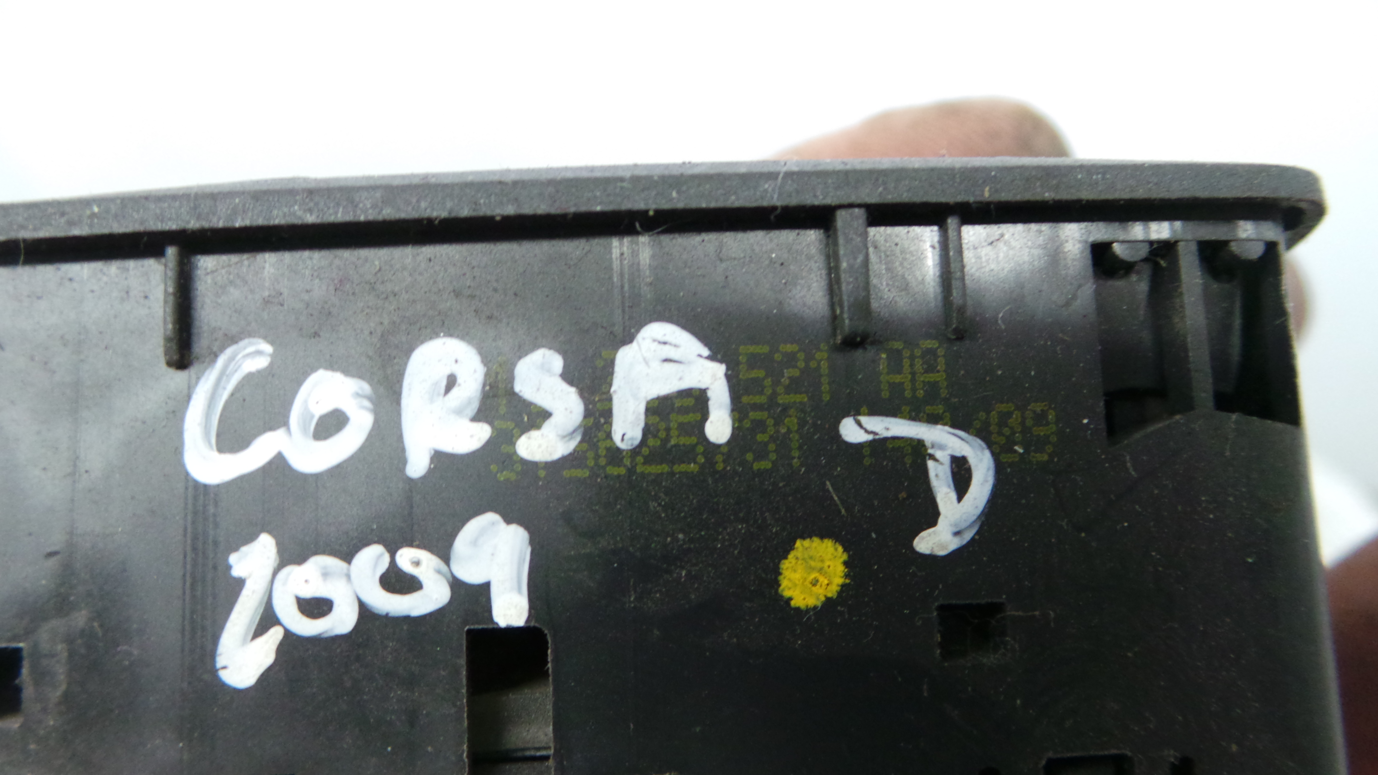 Interruptor / Comando Elevador Vidro Frente Esq  13258521 - OPEL CORSA D (S07)-33635060