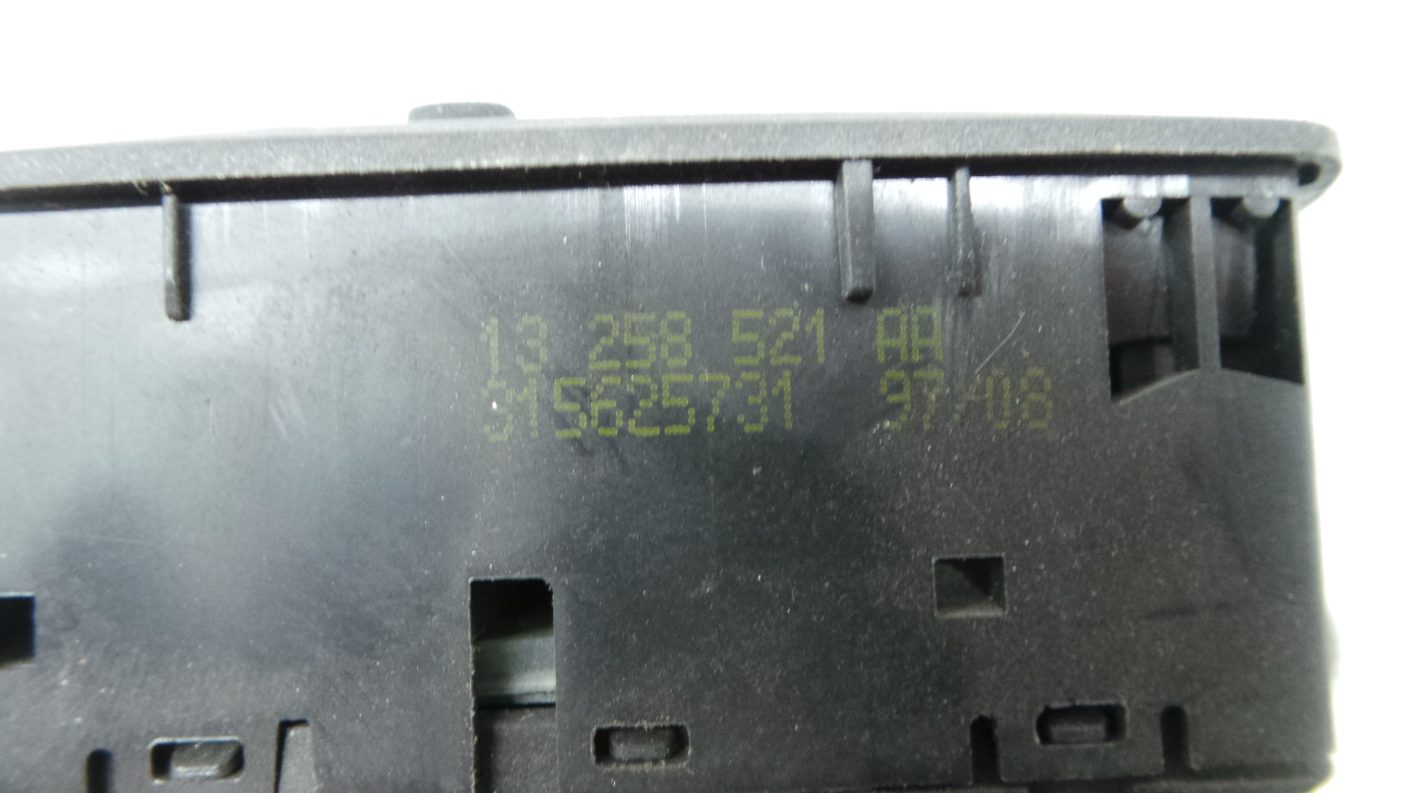 Interruptor / Comando Elevador Vidro Frente Esq  13258521 - OPEL CORSA D (S07)-33635063